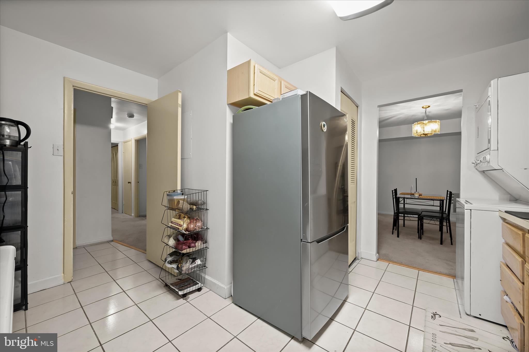 COLUMBIA TOWERS - Residential