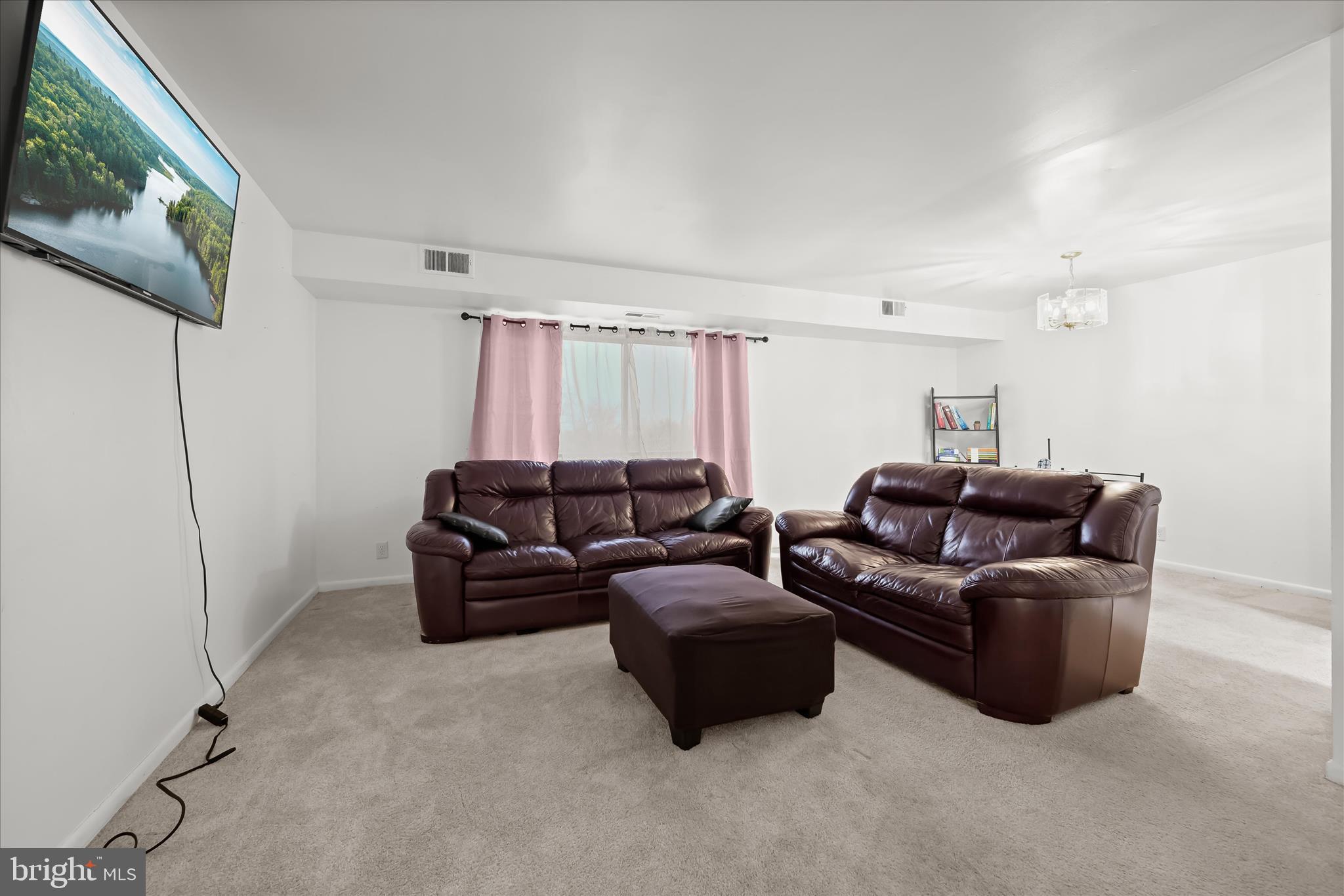 COLUMBIA TOWERS - Residential