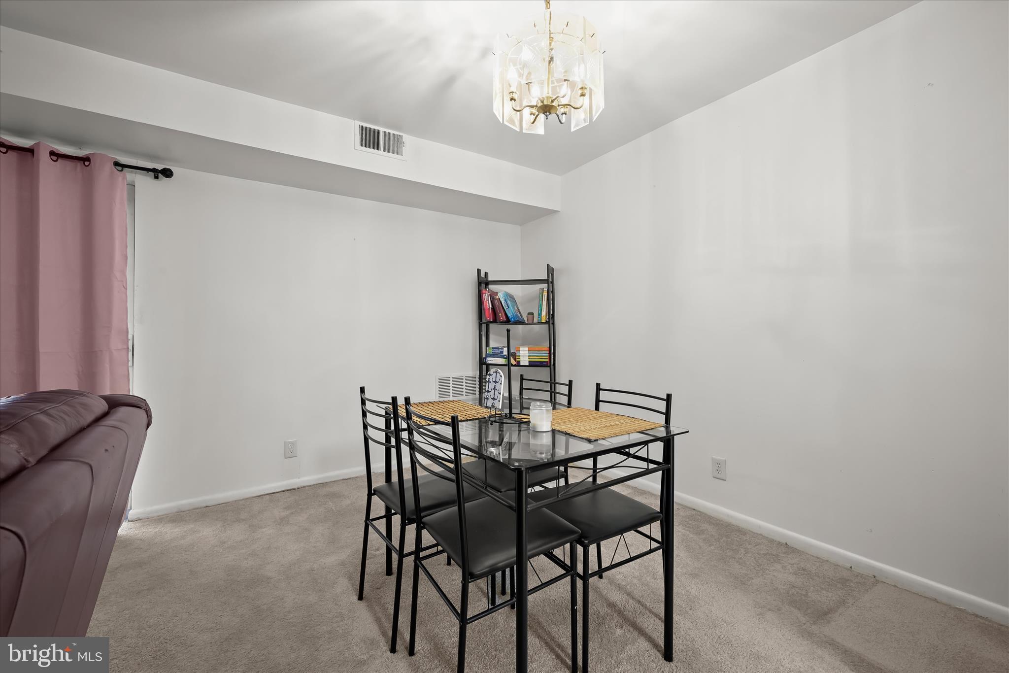 COLUMBIA TOWERS - Residential