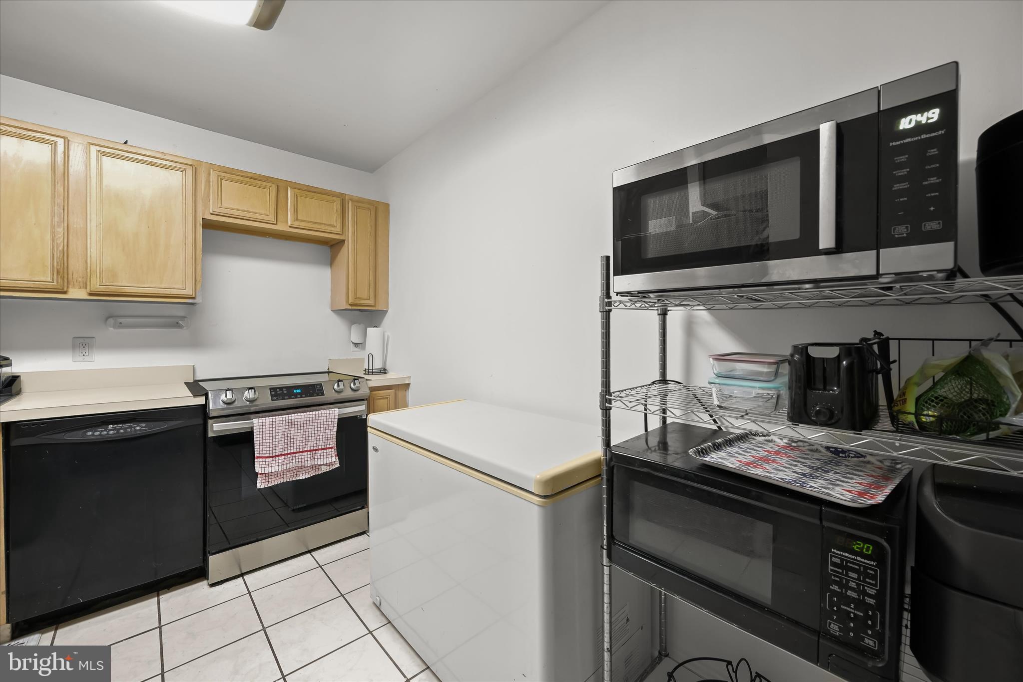 COLUMBIA TOWERS - Residential