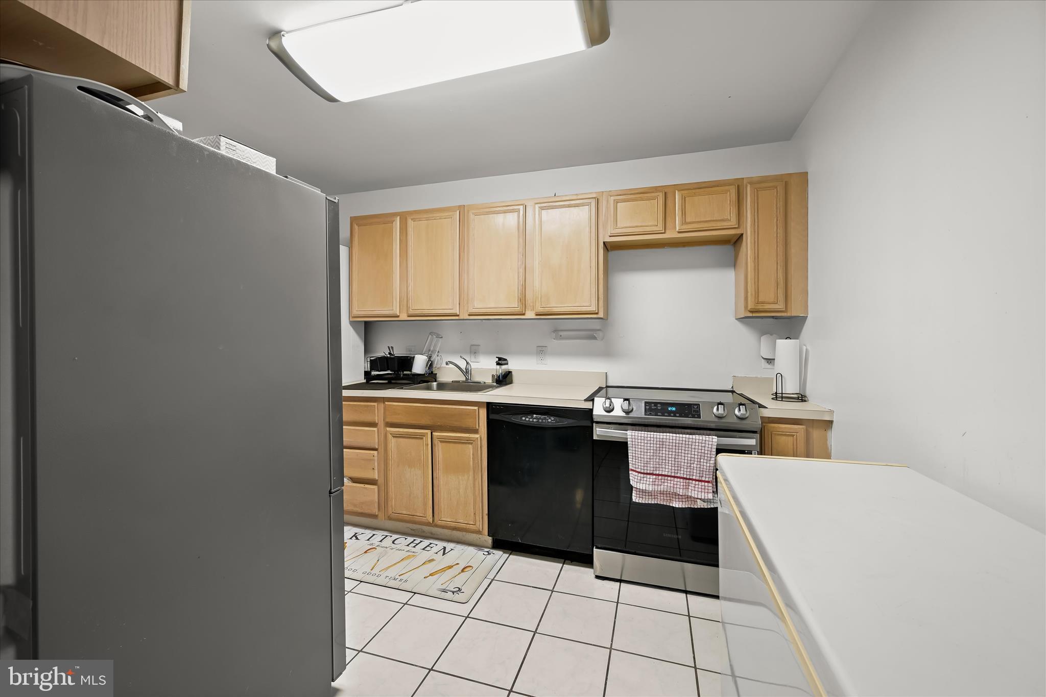 COLUMBIA TOWERS - Residential