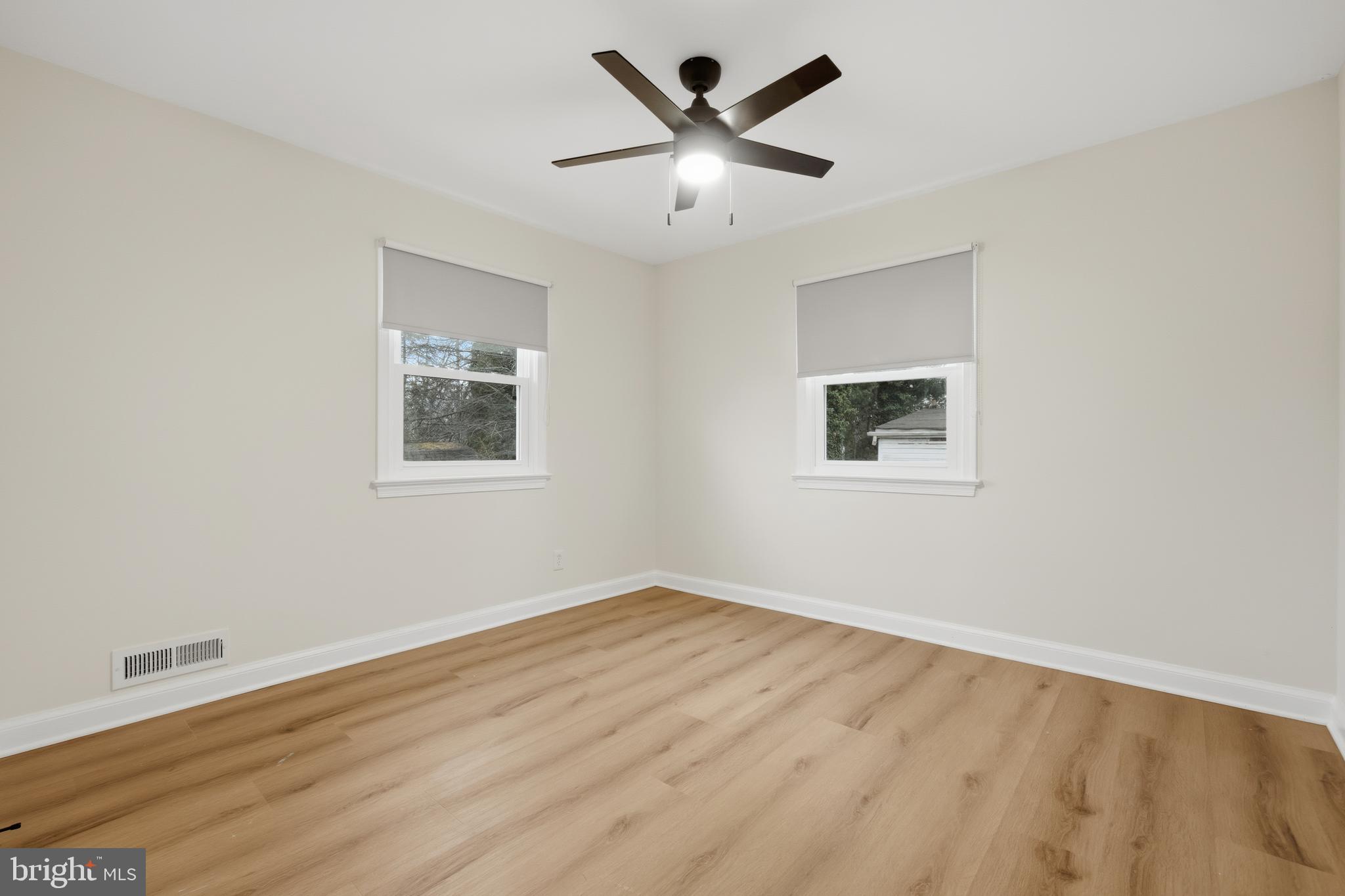 JANETA - Residential