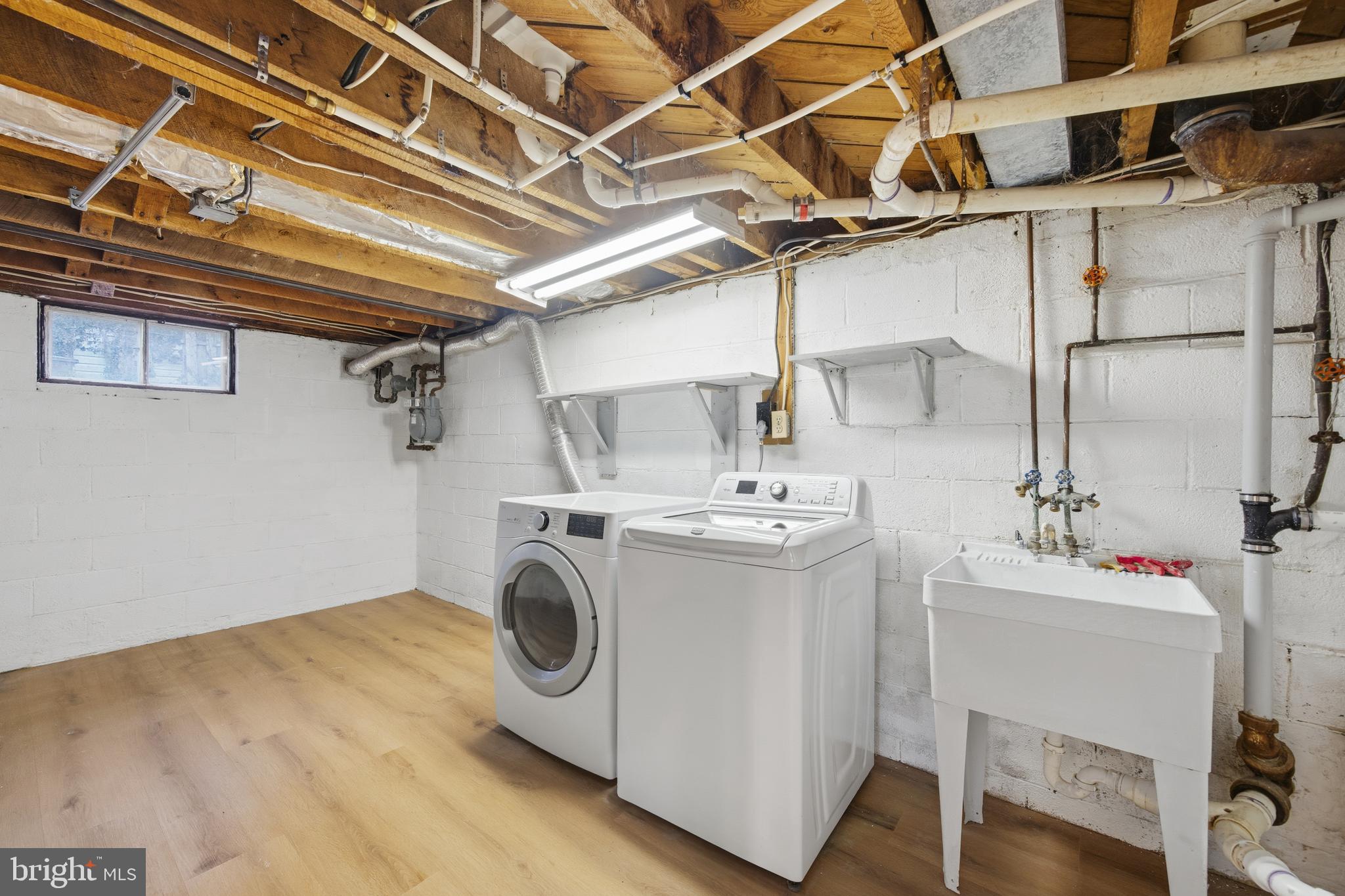 JANETA - Residential