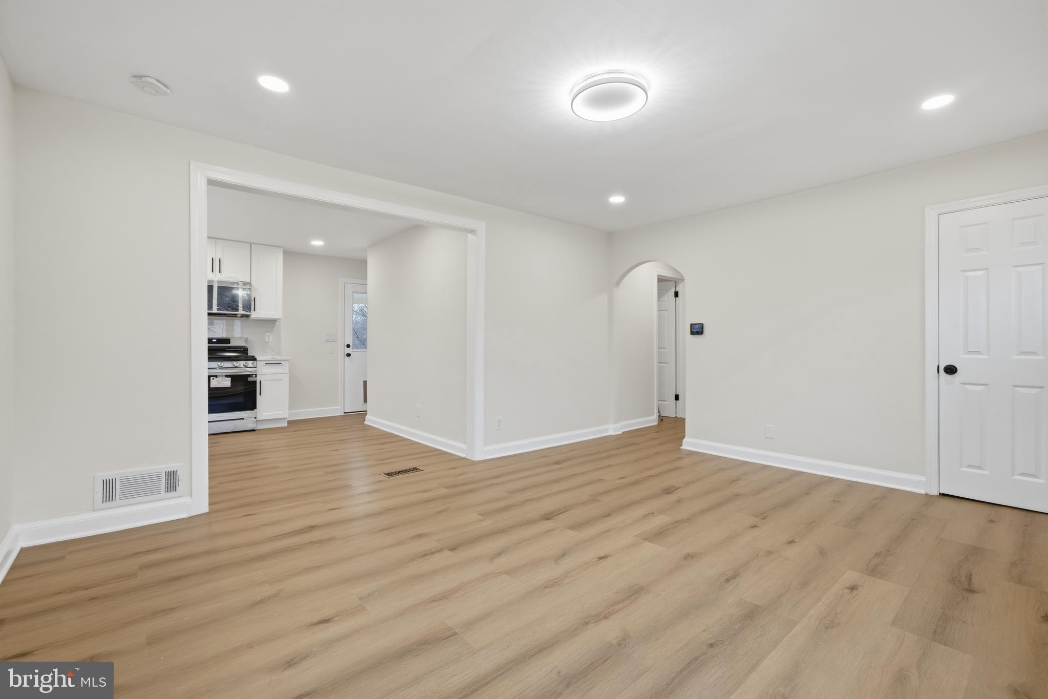 JANETA - Residential