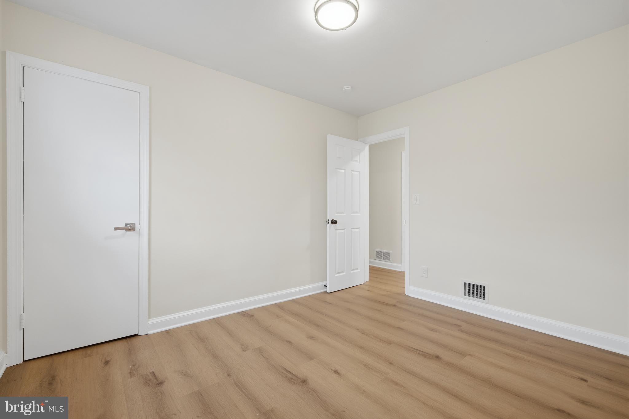 JANETA - Residential