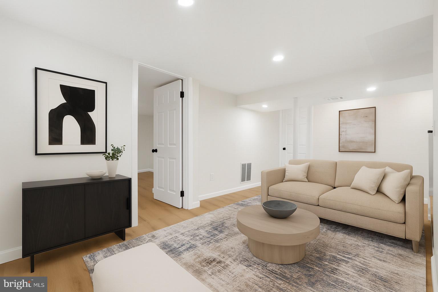 JANETA - Residential