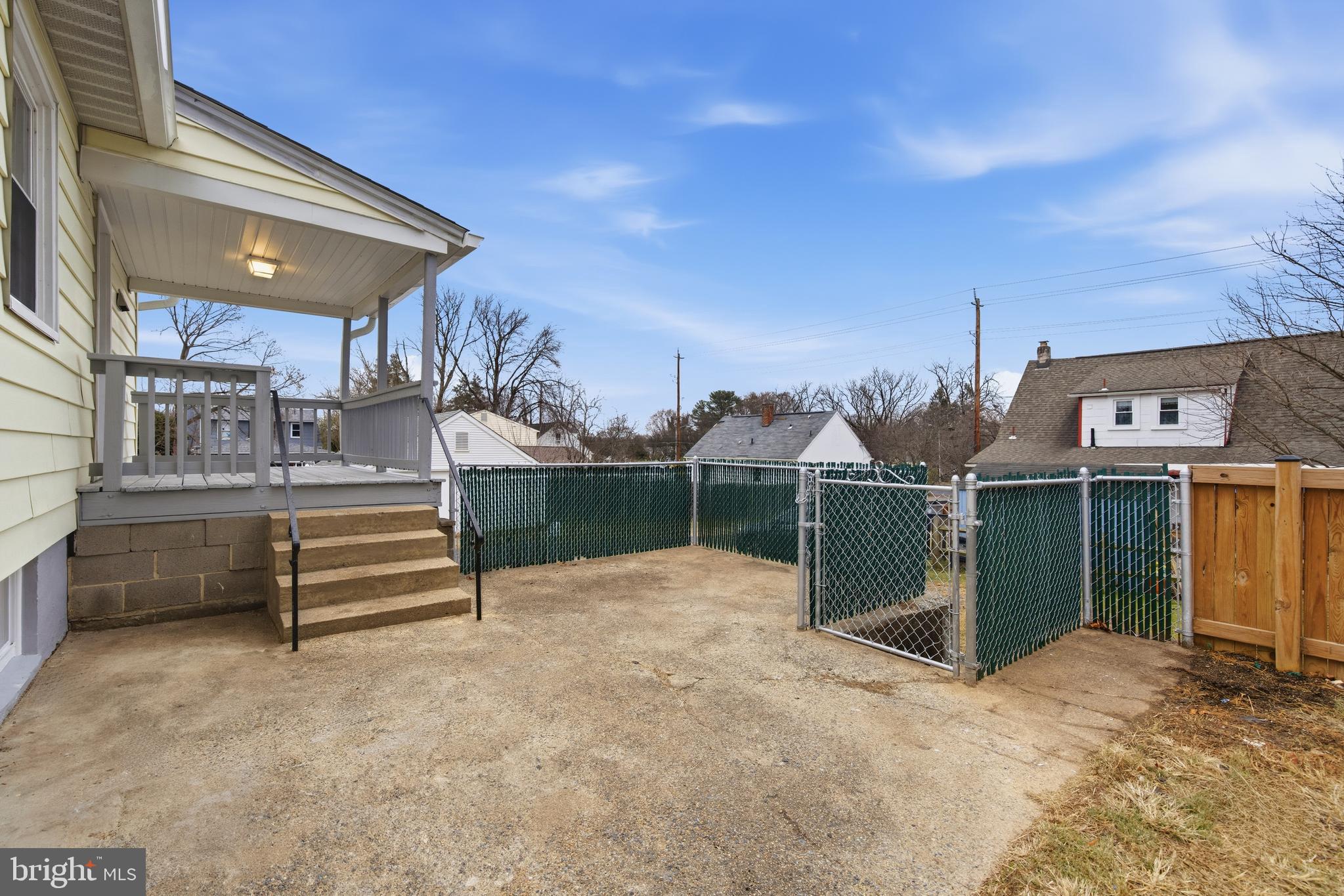 JANETA - Residential