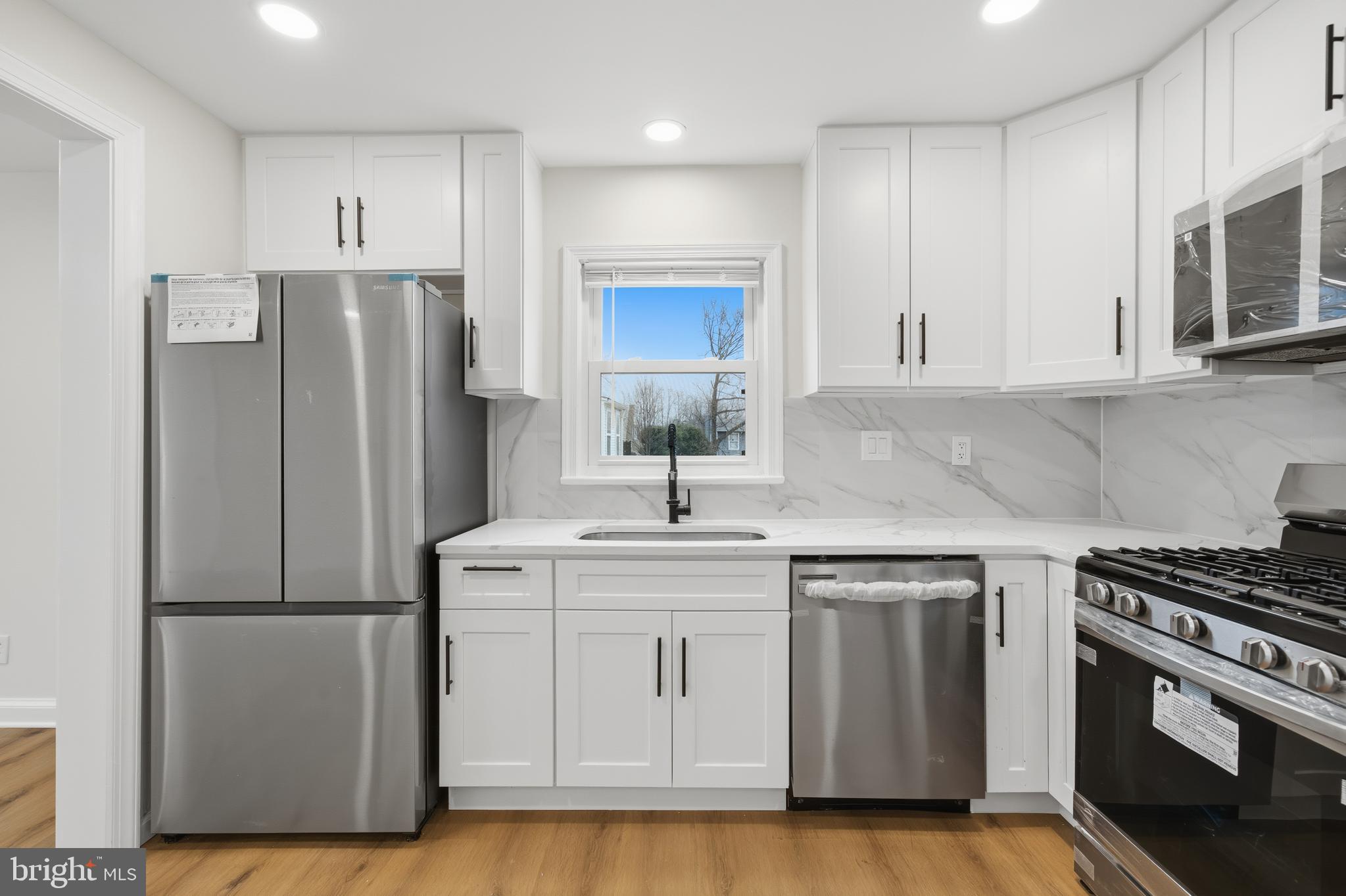 JANETA - Residential