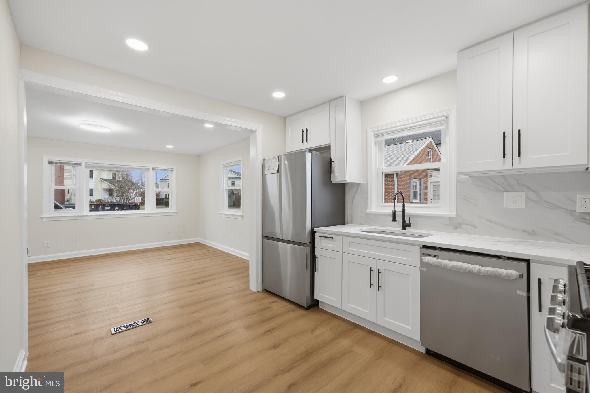 JANETA - Residential