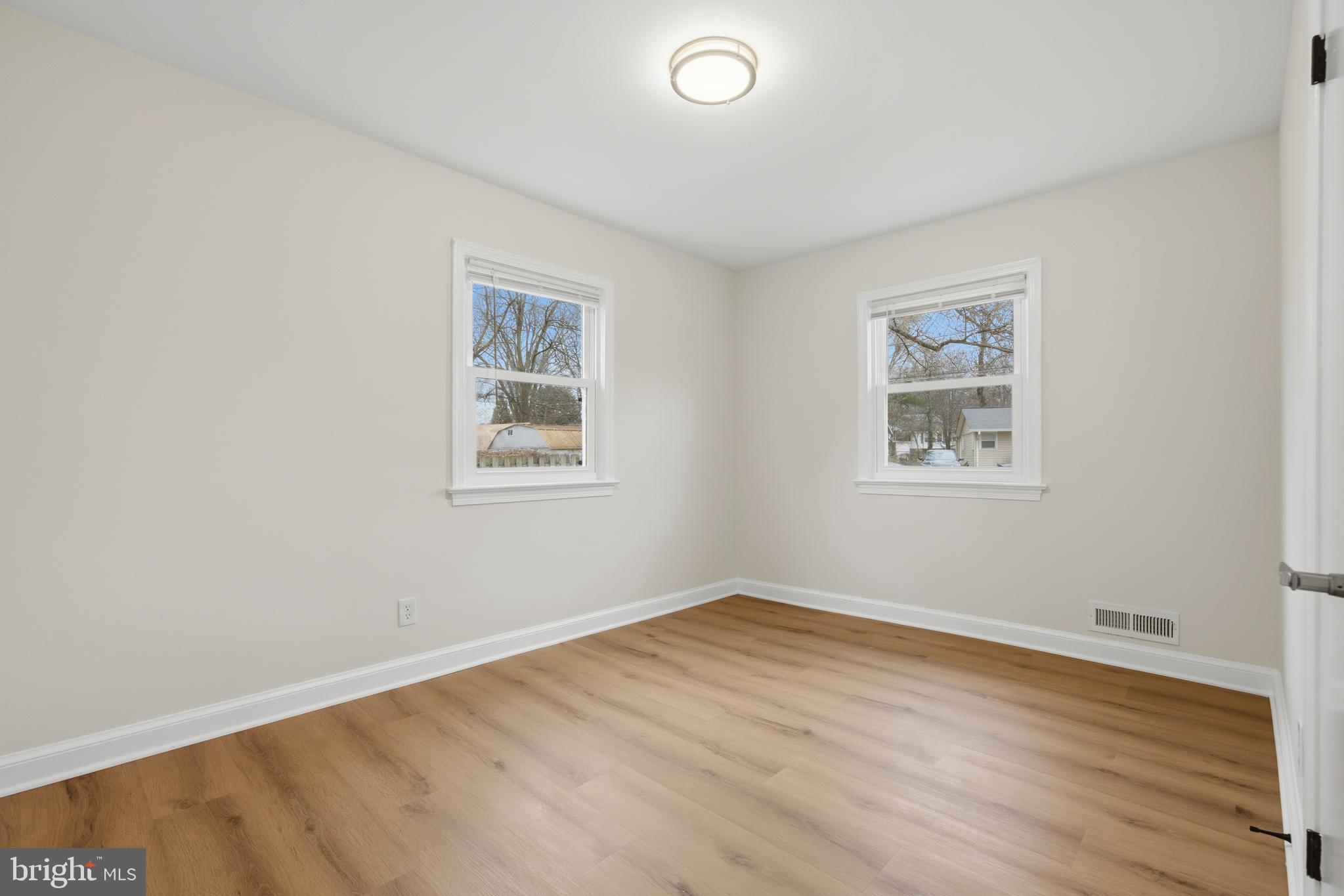 JANETA - Residential