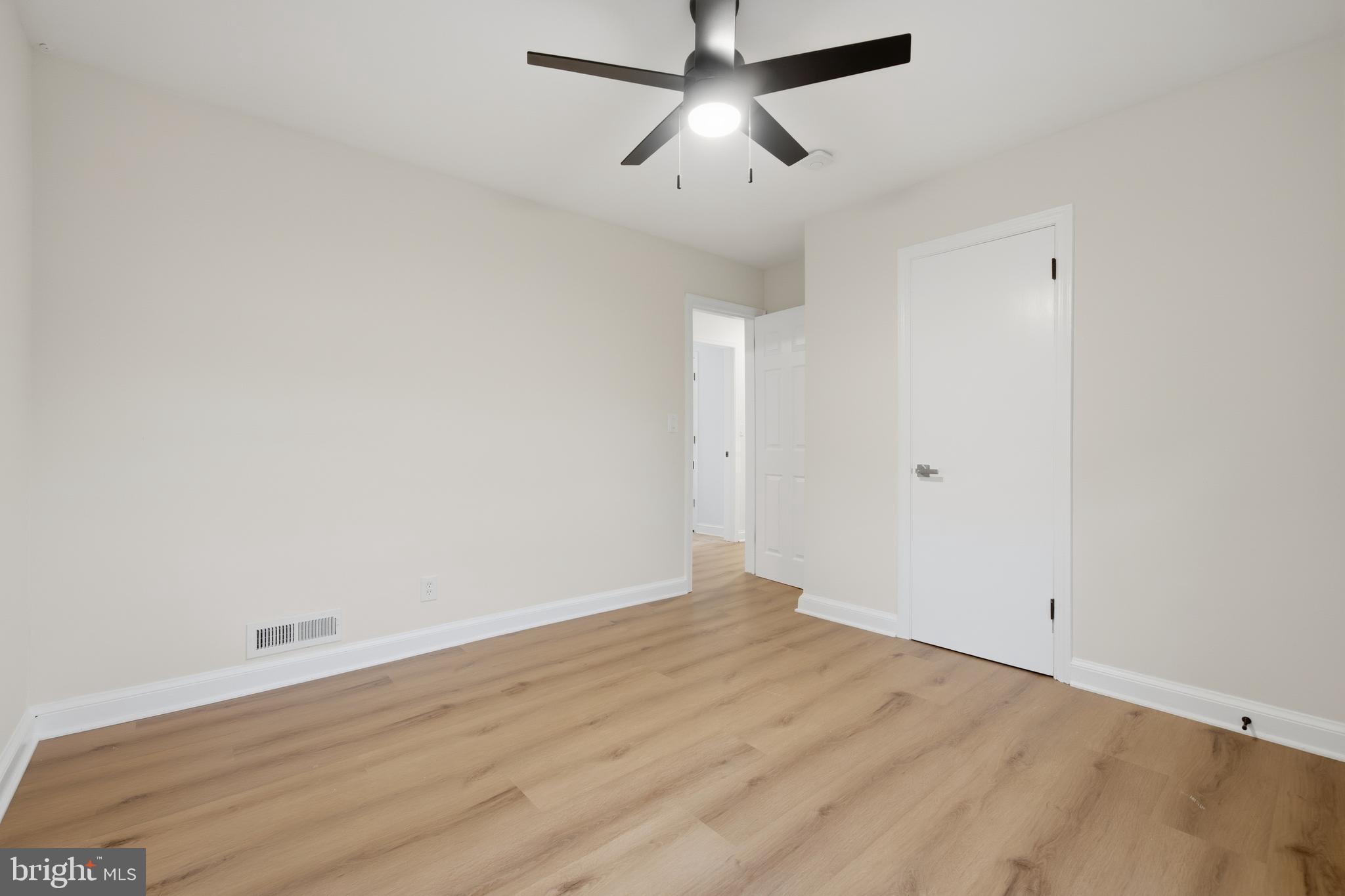 JANETA - Residential