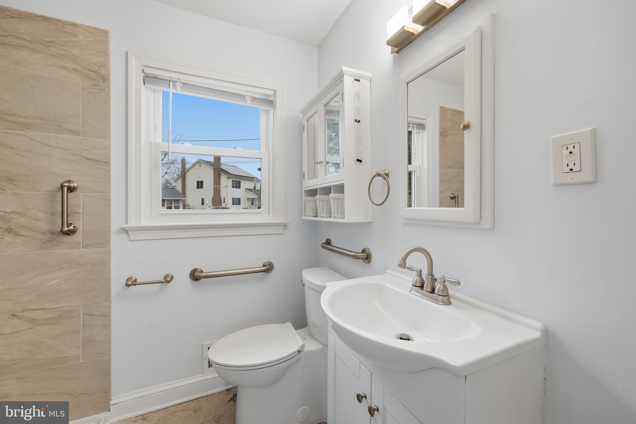 JANETA - Residential