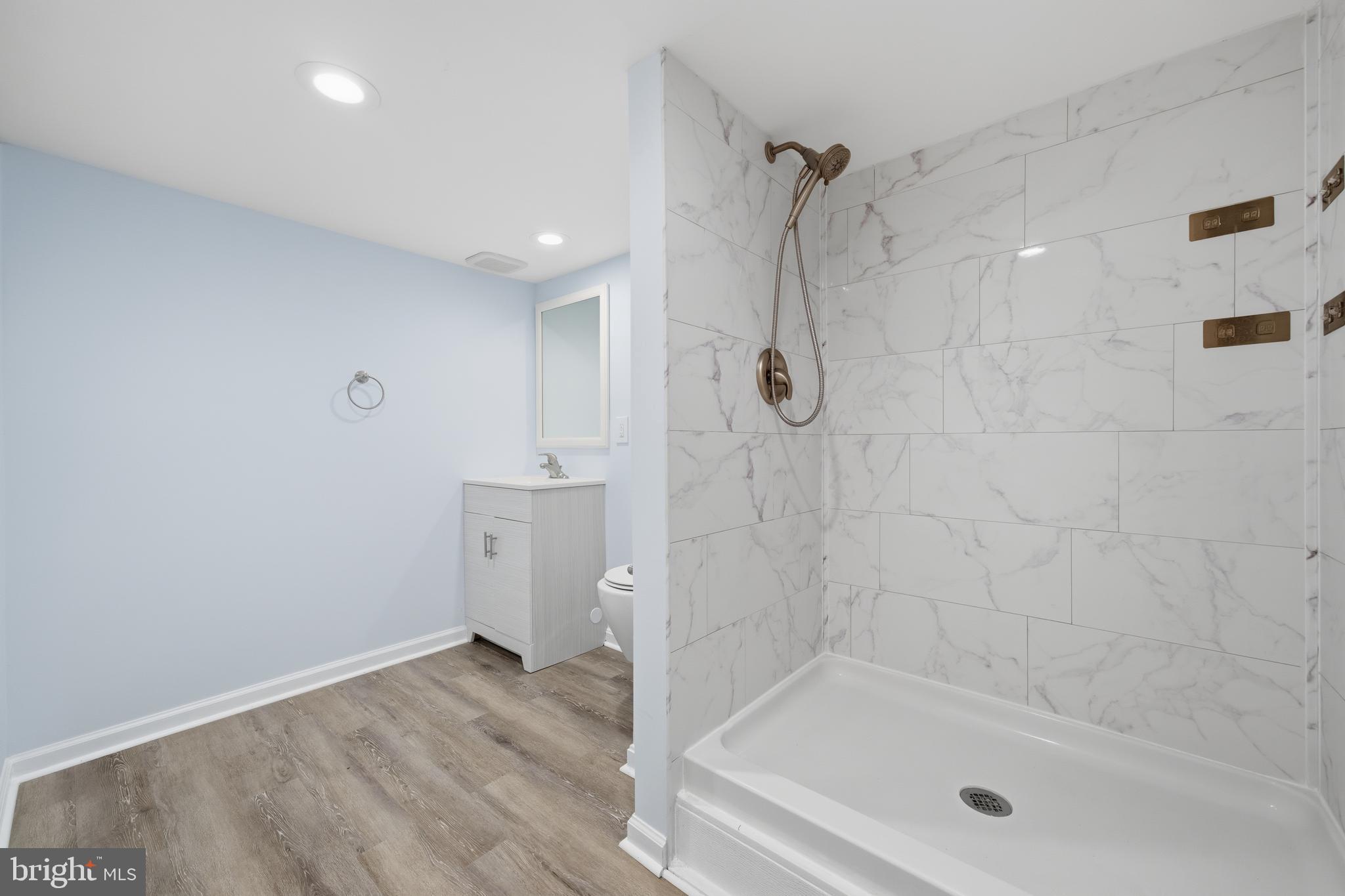 JANETA - Residential