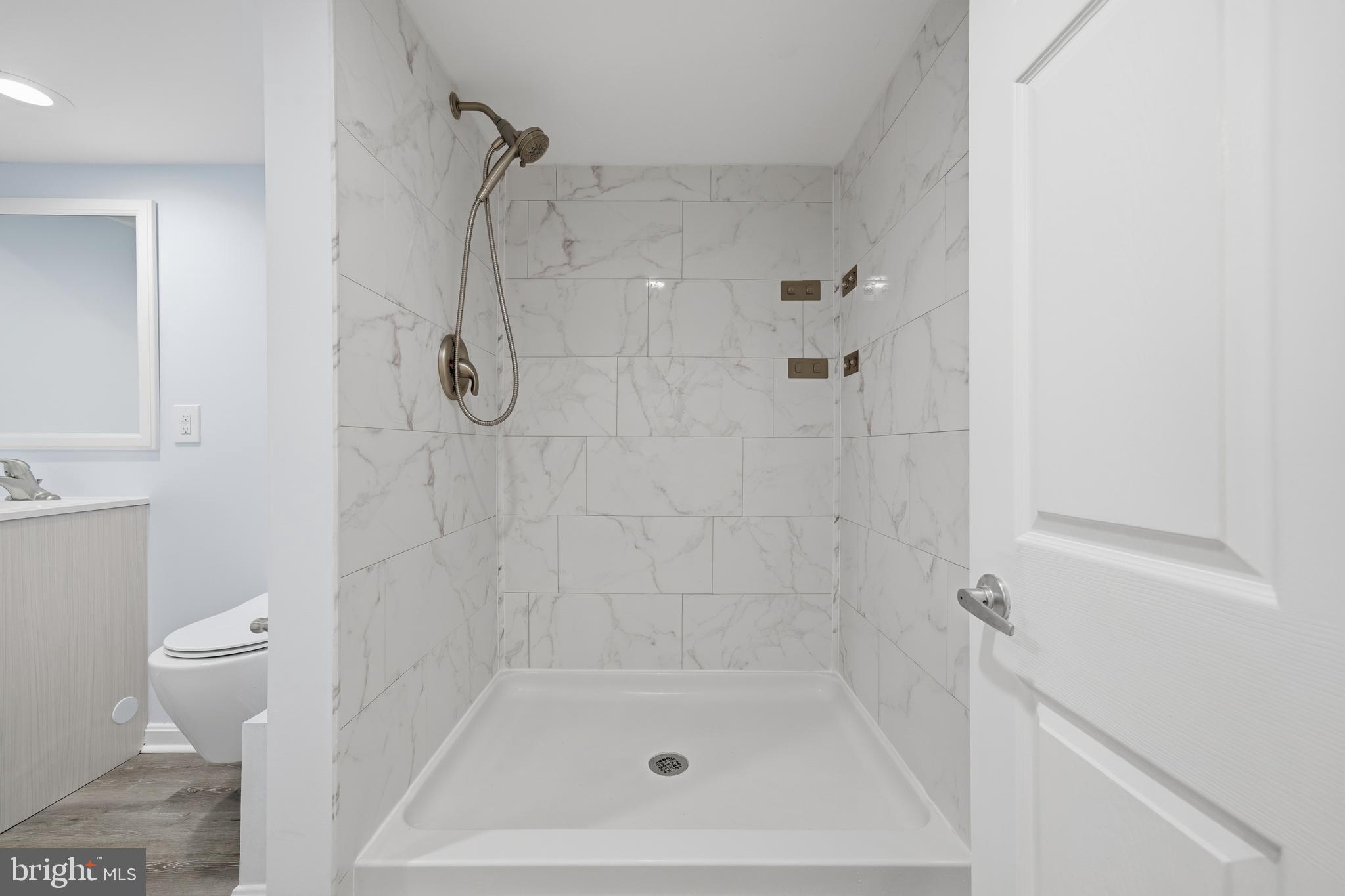 JANETA - Residential