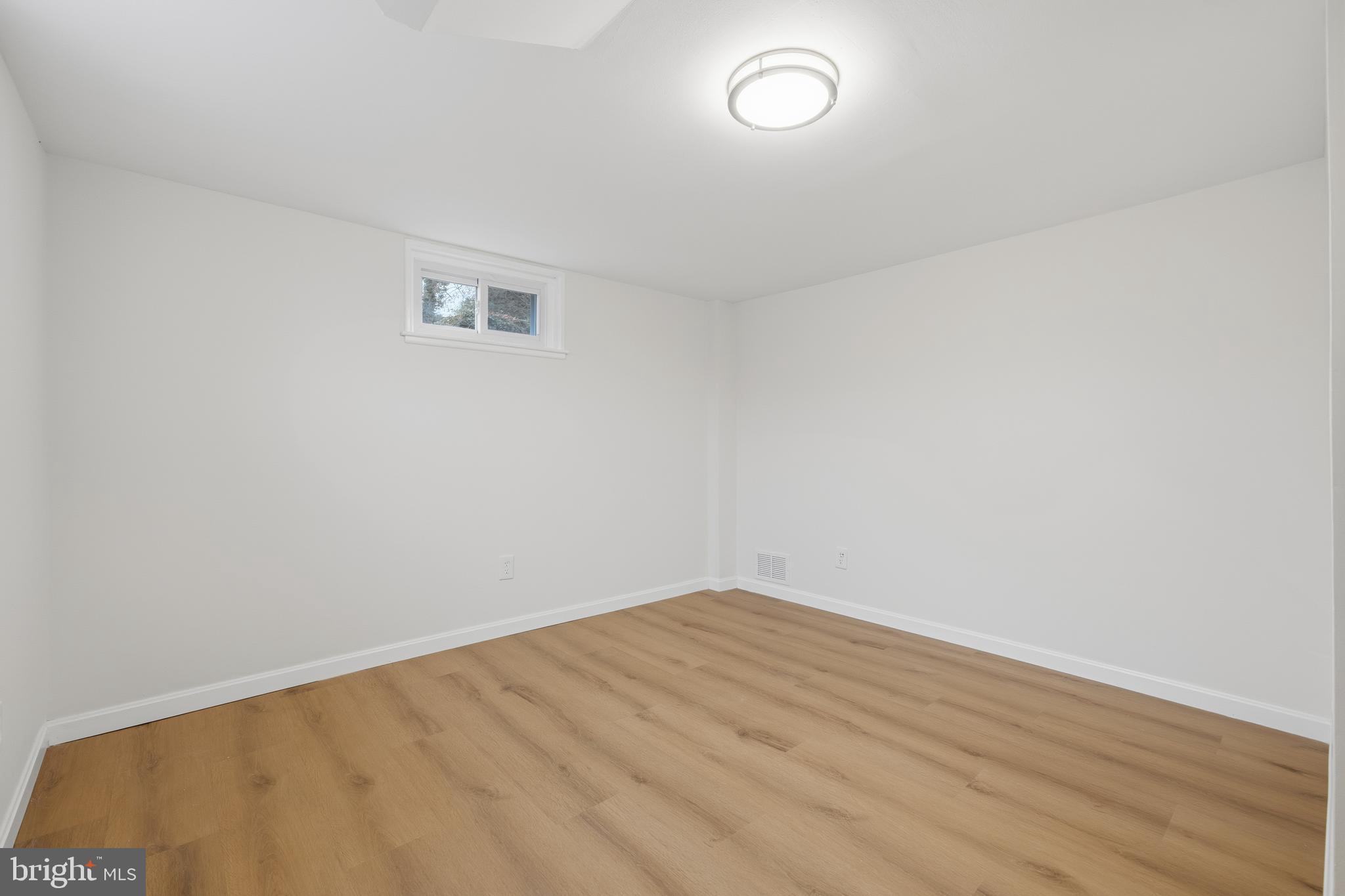 JANETA - Residential