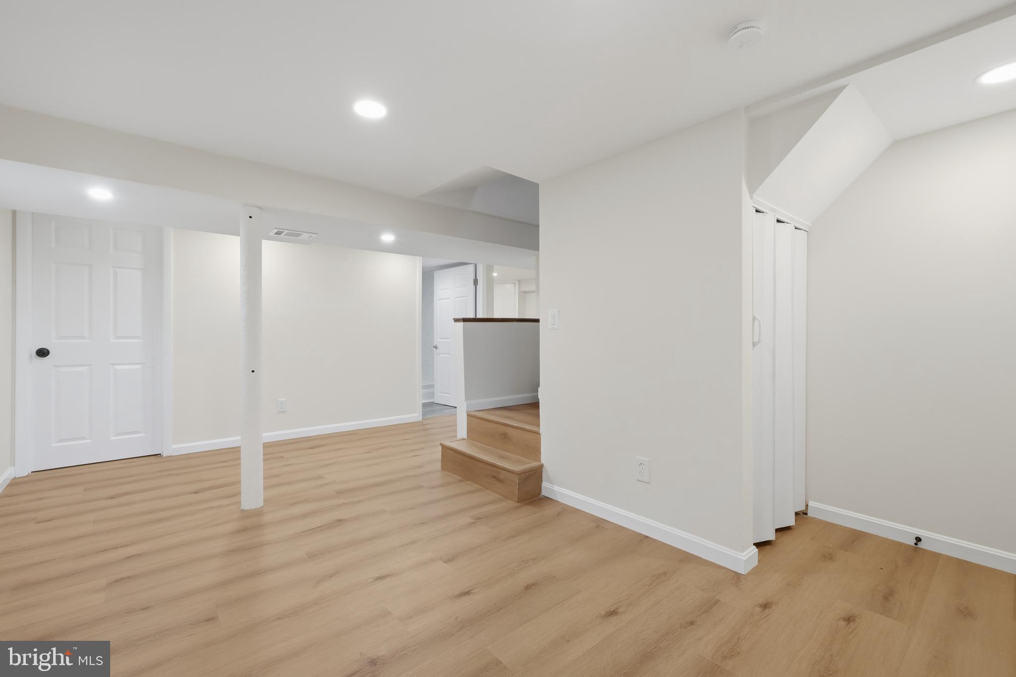 JANETA - Residential