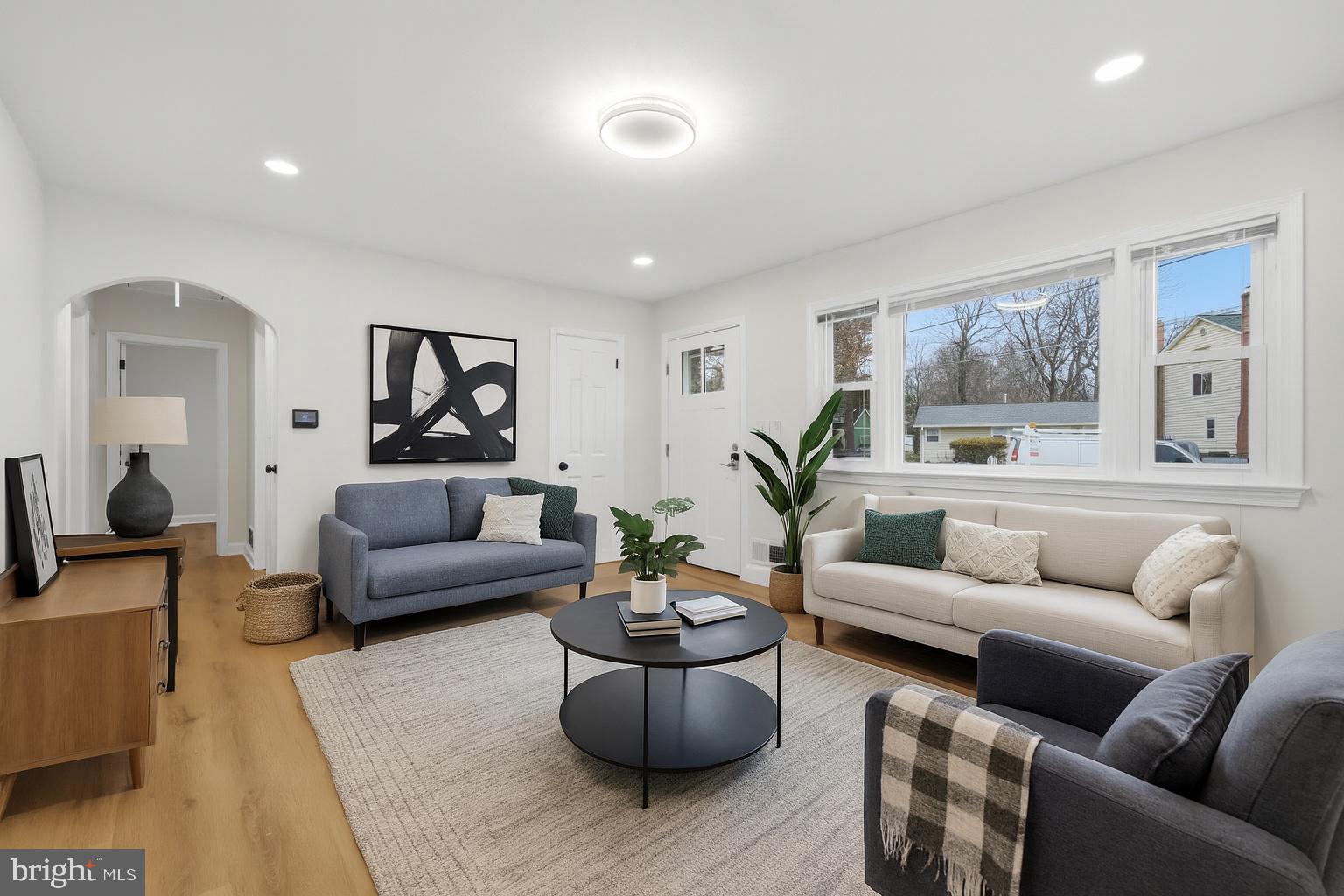 JANETA - Residential