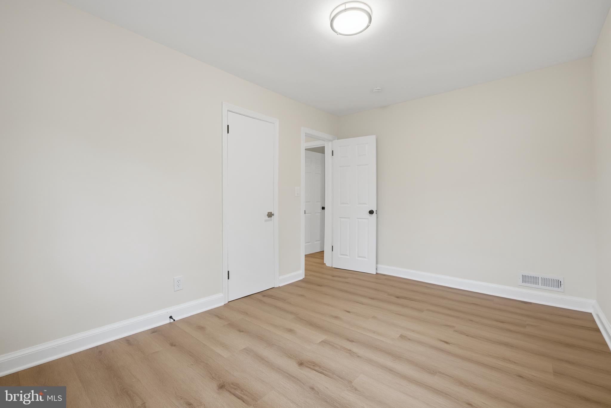 JANETA - Residential