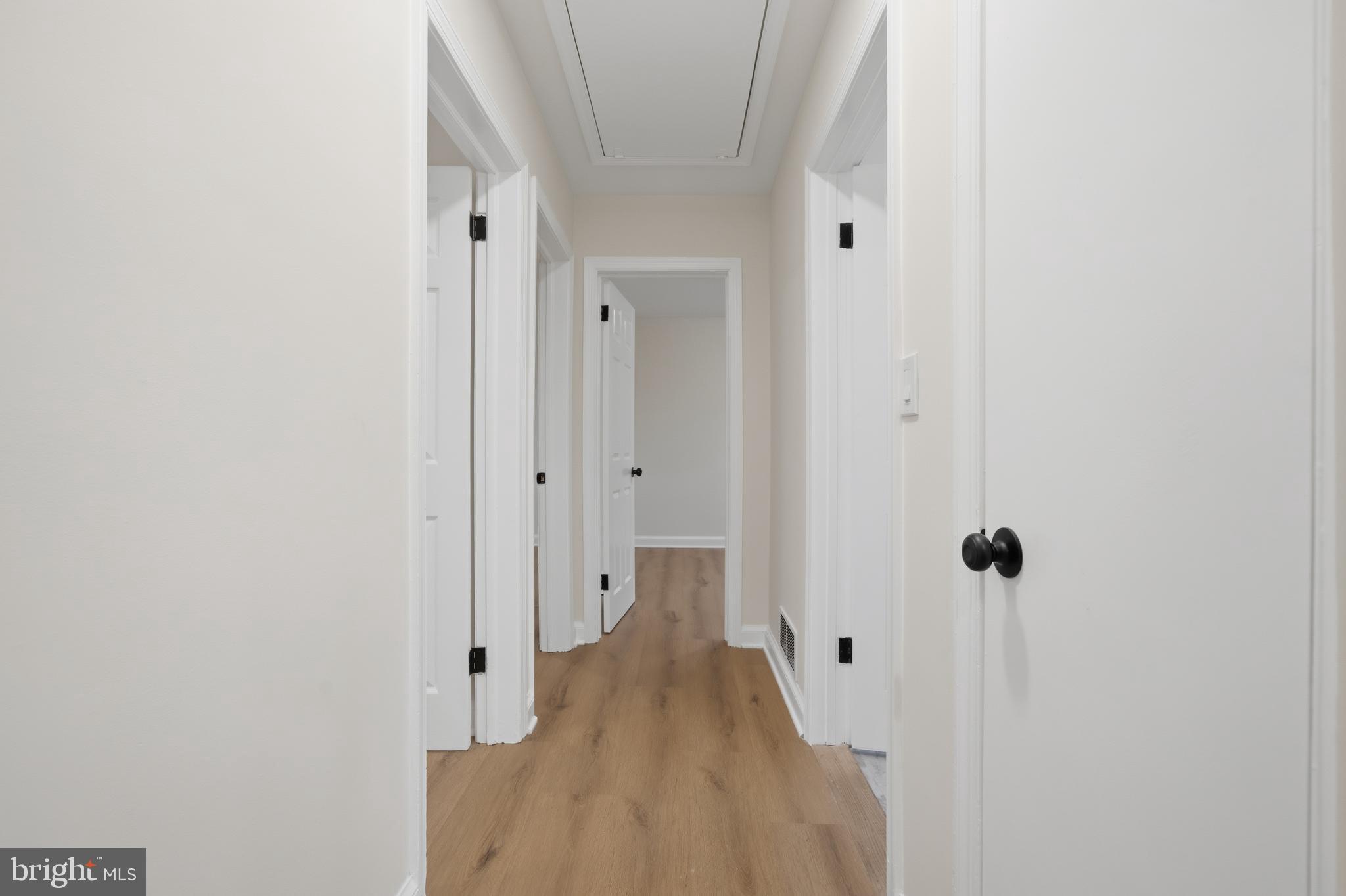 JANETA - Residential