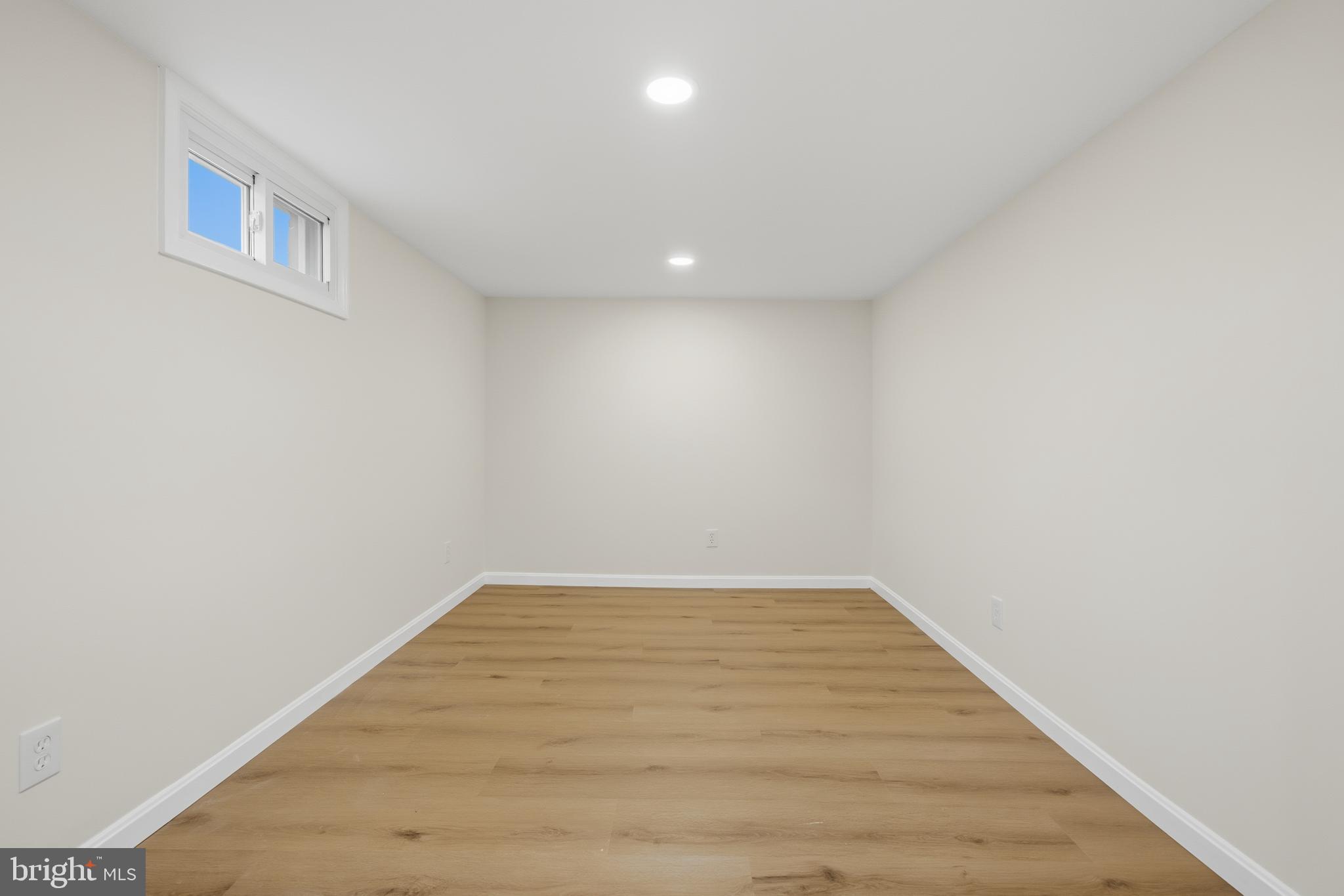 JANETA - Residential