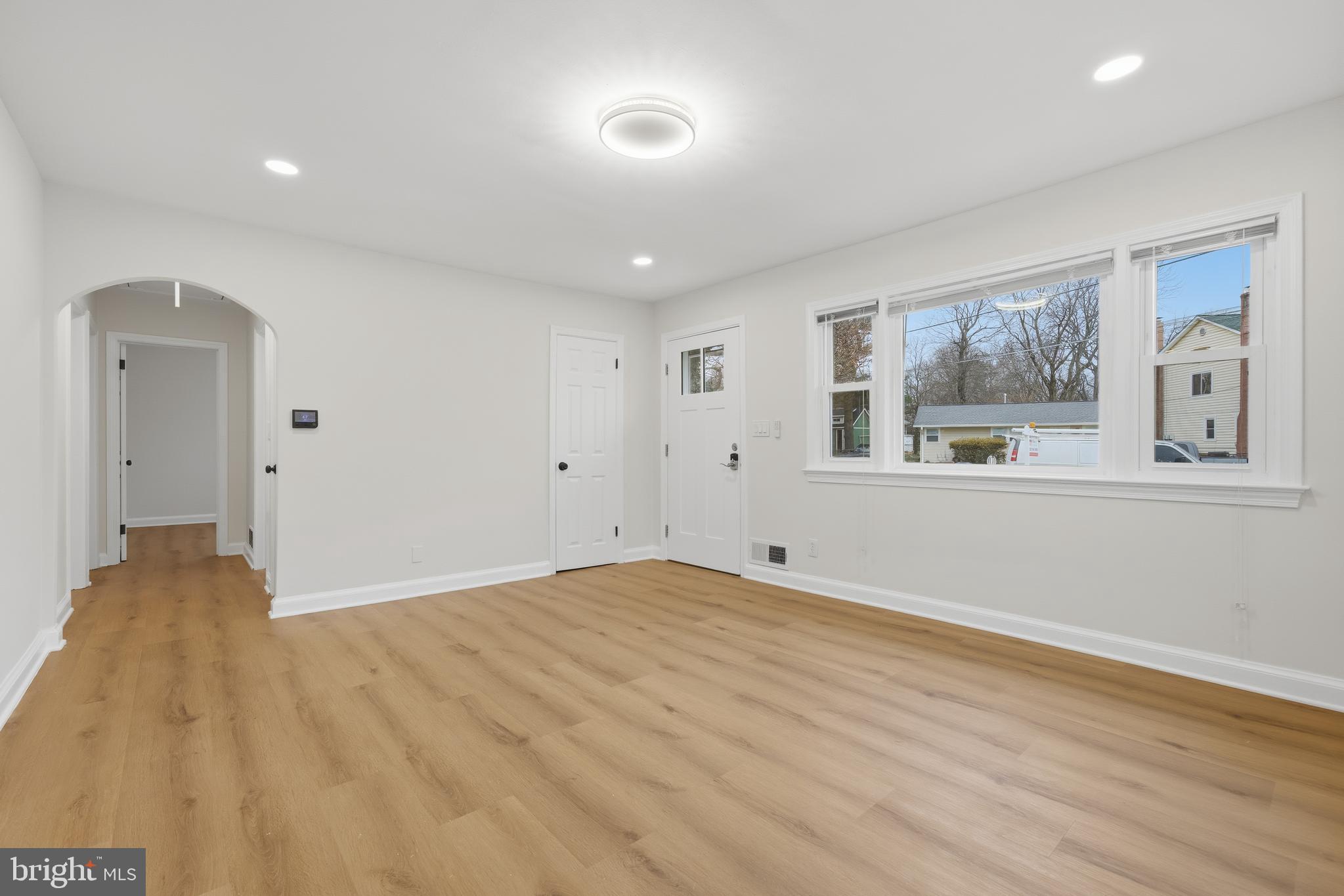 JANETA - Residential