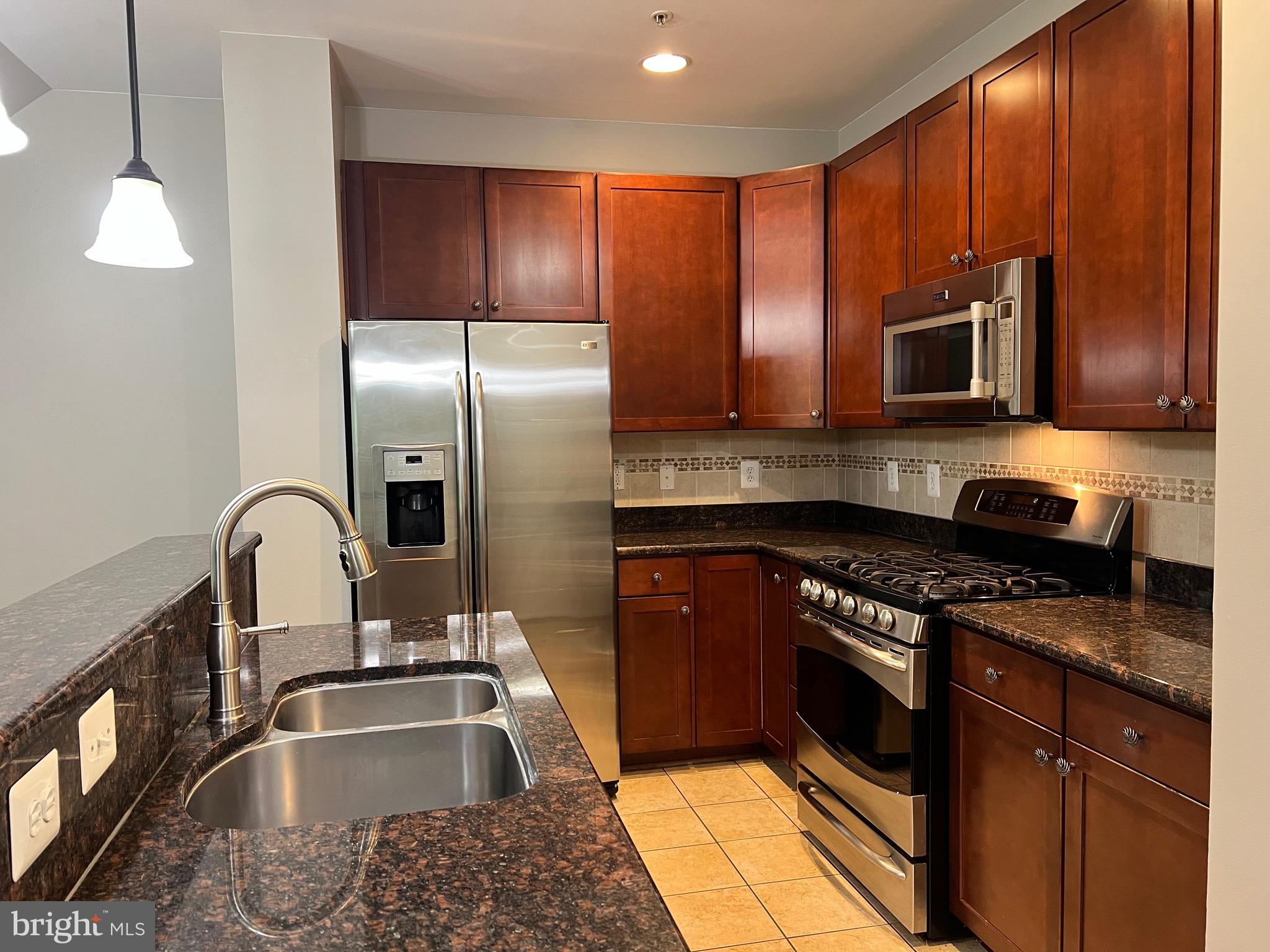 MARKET CENTER CONDOMINIUM - Residential Lease