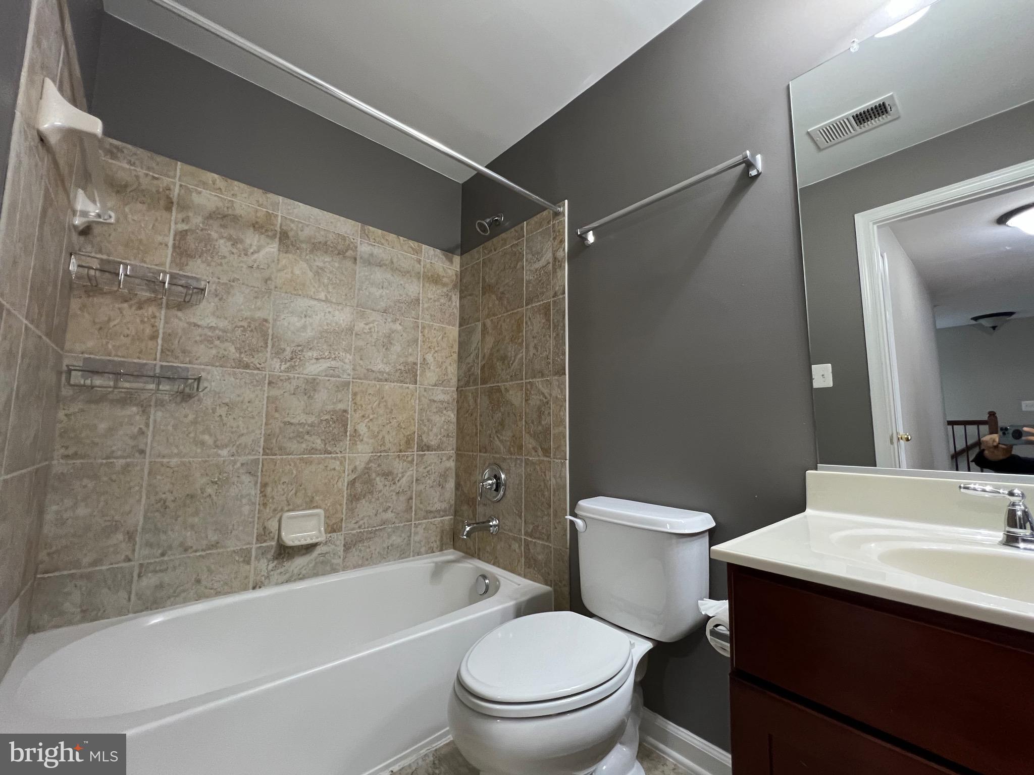 MARKET CENTER CONDOMINIUM - Residential Lease