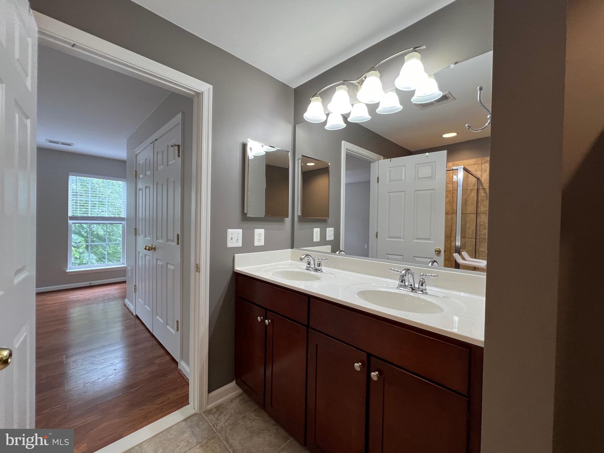 MARKET CENTER CONDOMINIUM - Residential Lease