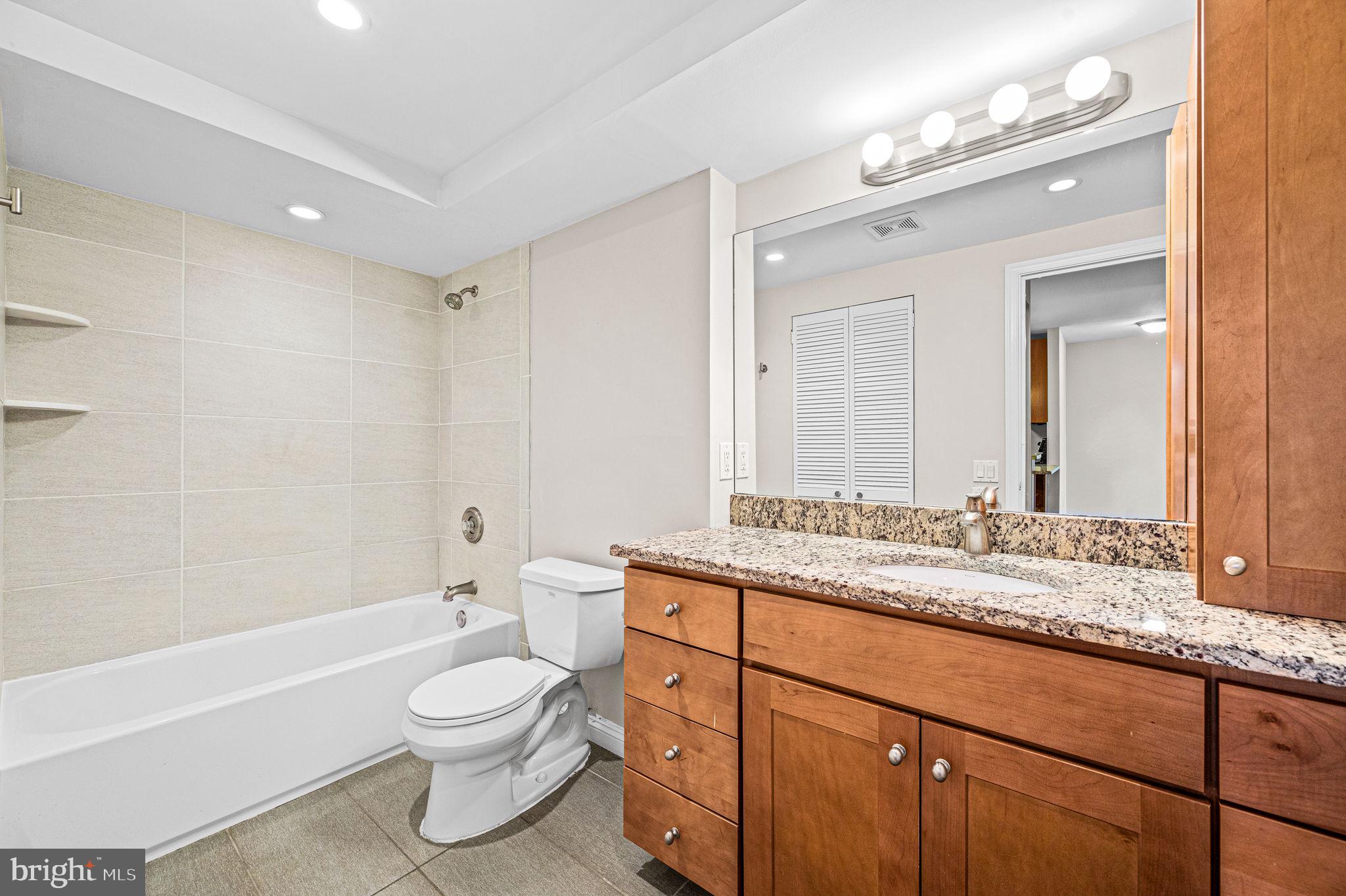 AVENUE OF THE ARTS - Residential