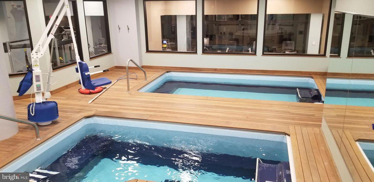 AVENUE OF THE ARTS - Residential