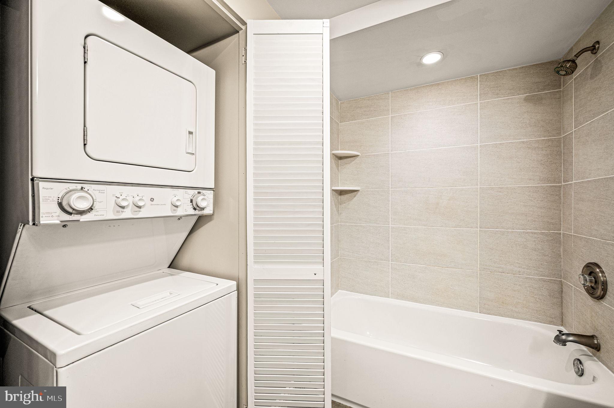 AVENUE OF THE ARTS - Residential