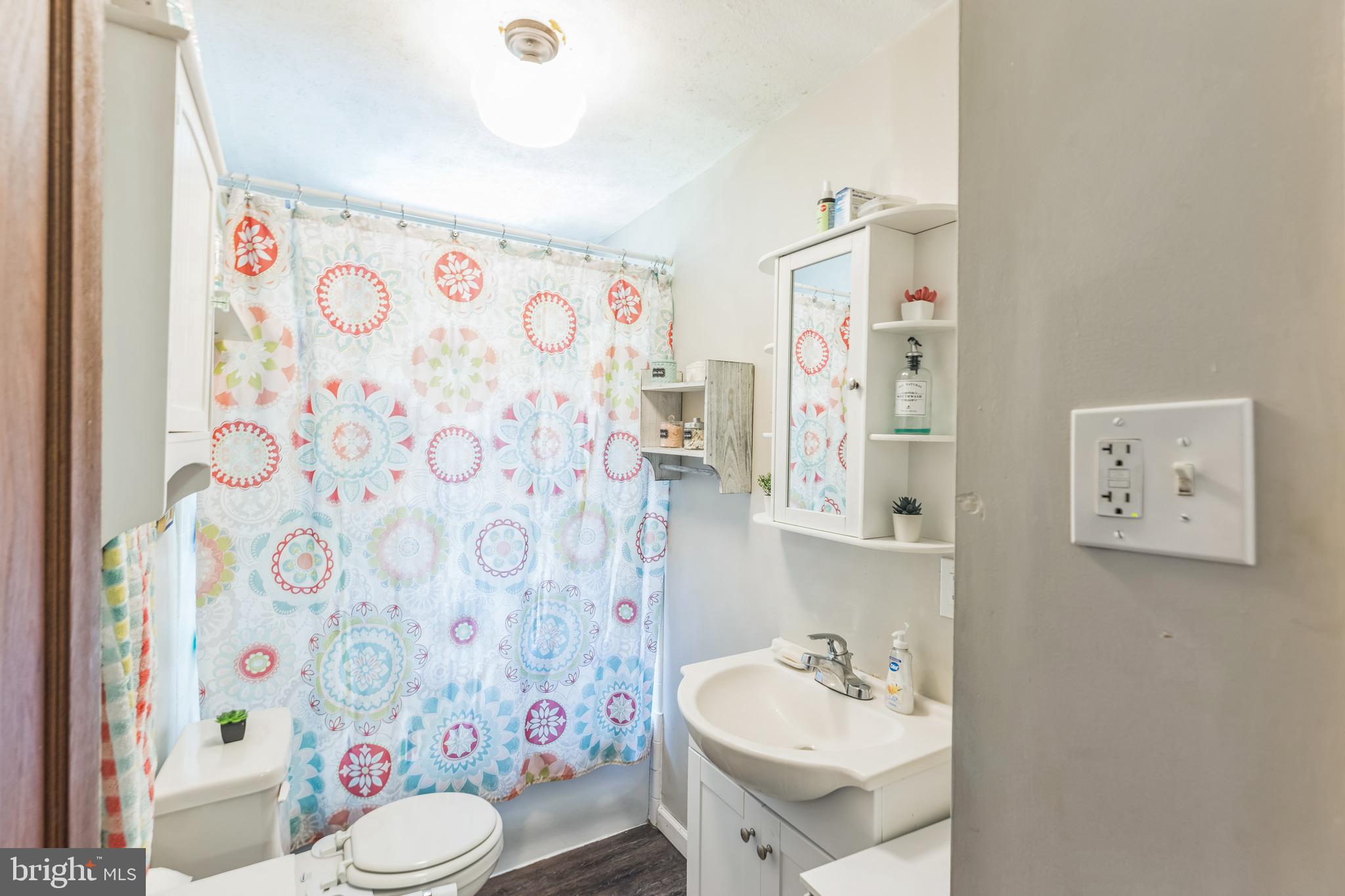 CHELTENHAM VIL - Residential