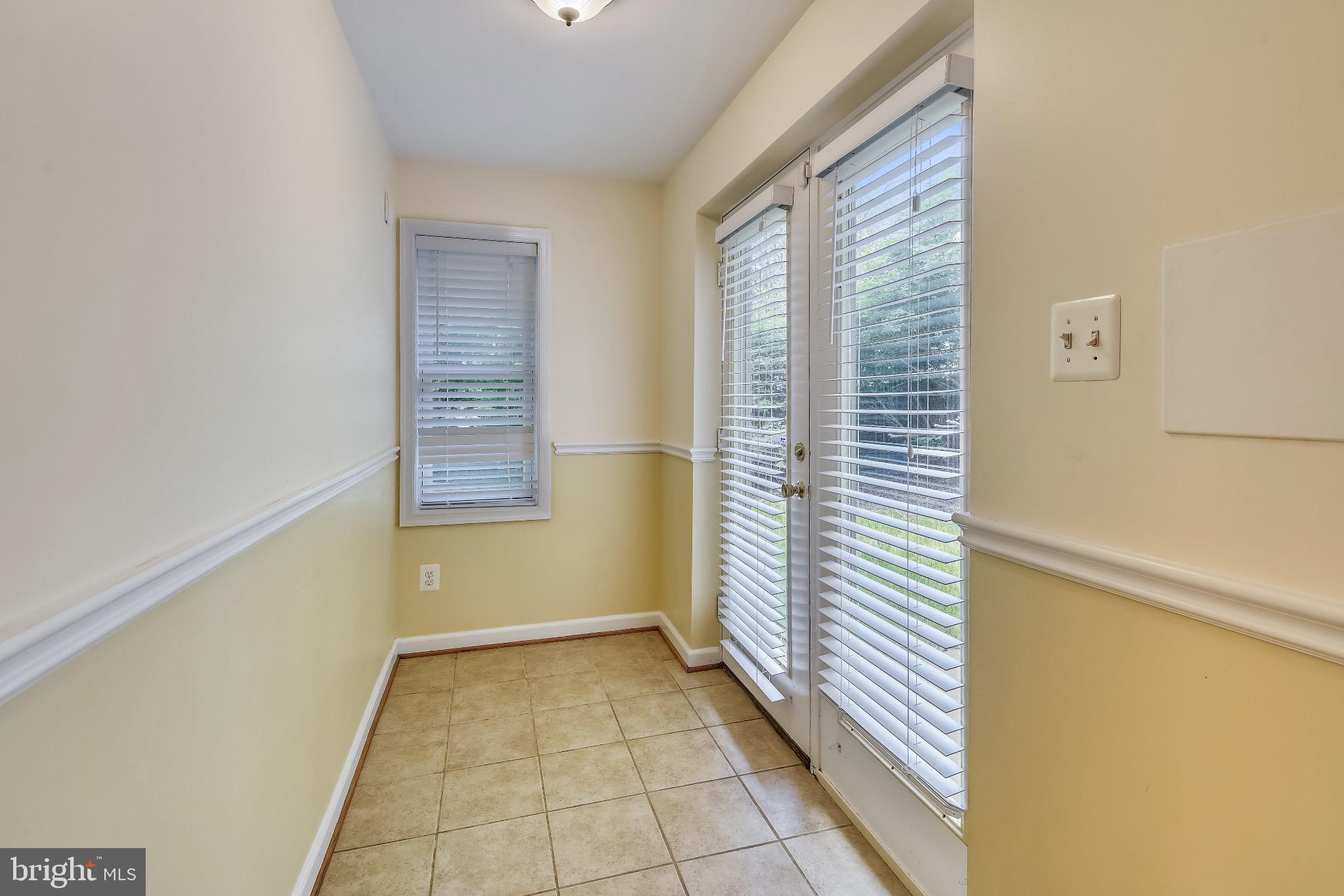 SYCAMORE LAKES - Residential Lease