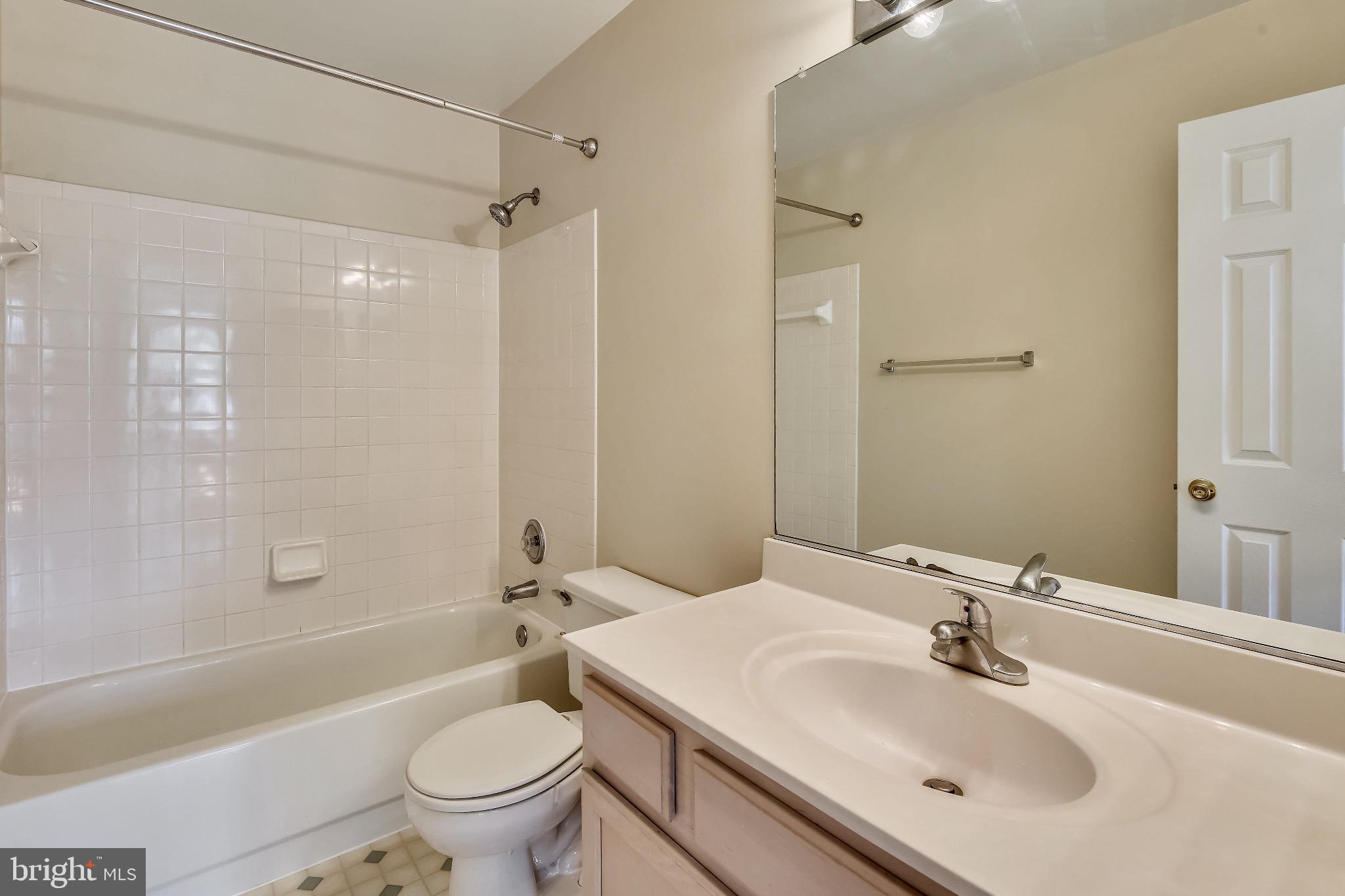 SYCAMORE LAKES - Residential Lease