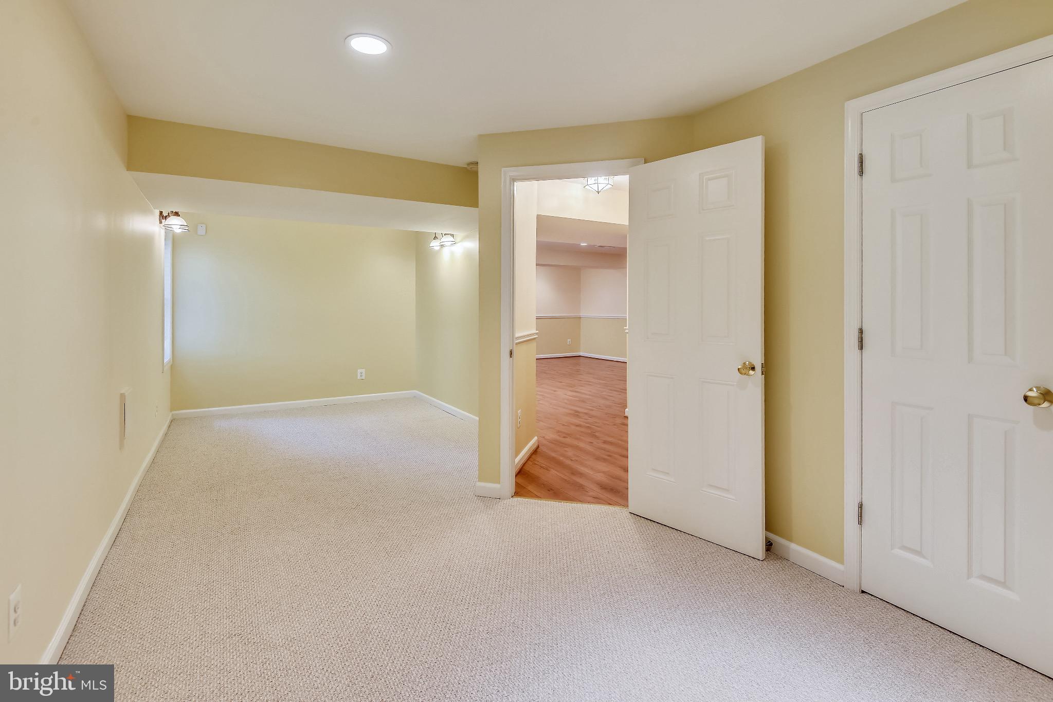 SYCAMORE LAKES - Residential Lease