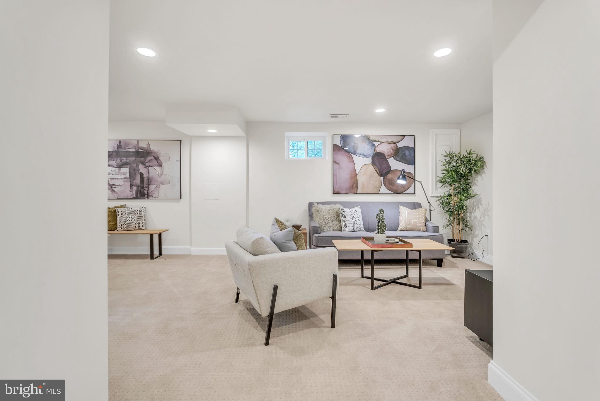 CHEVY CHASE - Residential