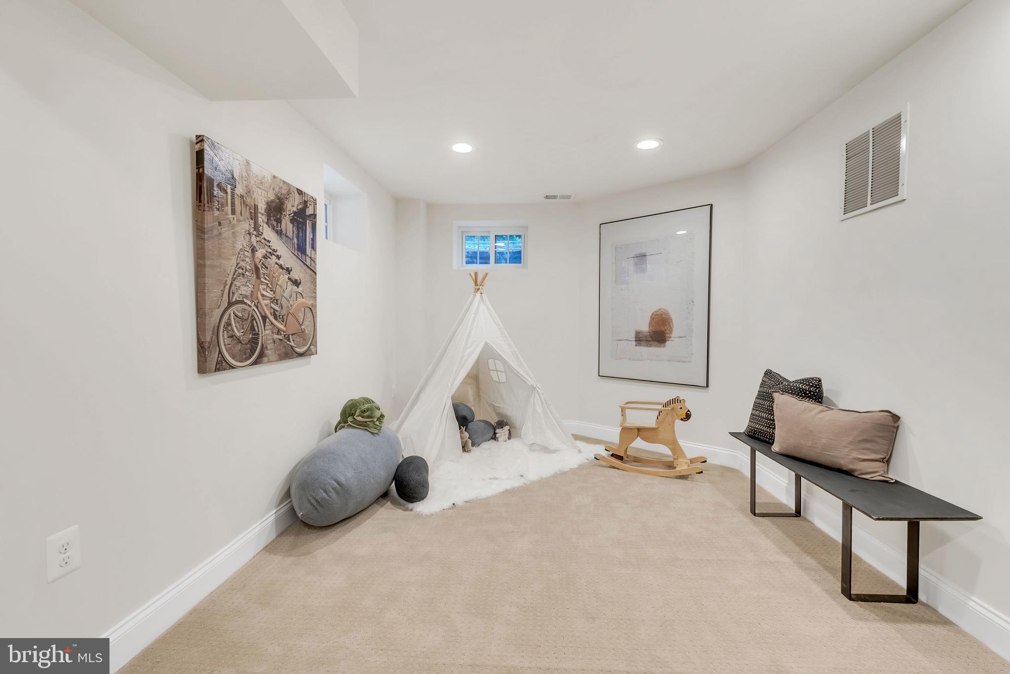 CHEVY CHASE - Residential