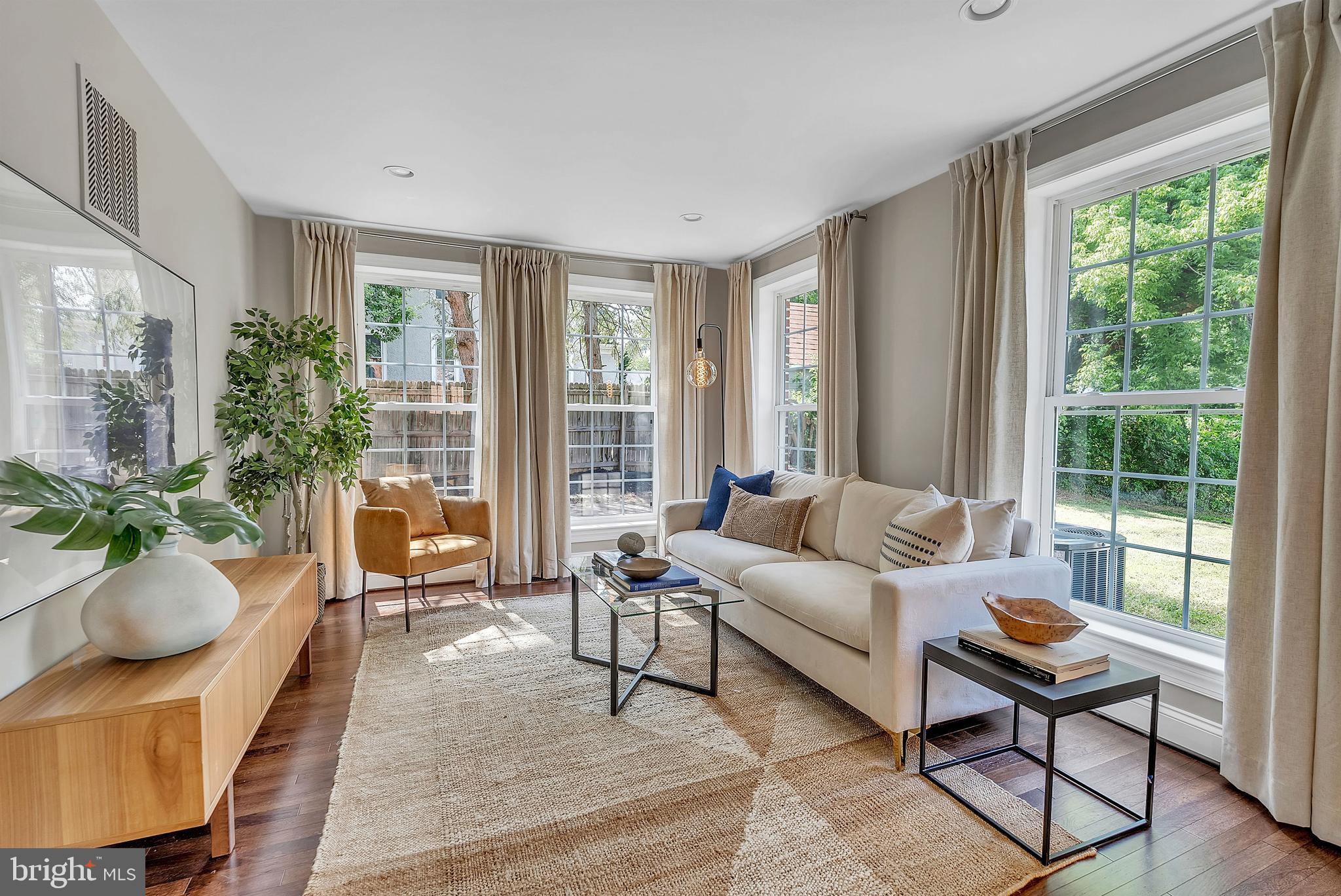 CHEVY CHASE - Residential