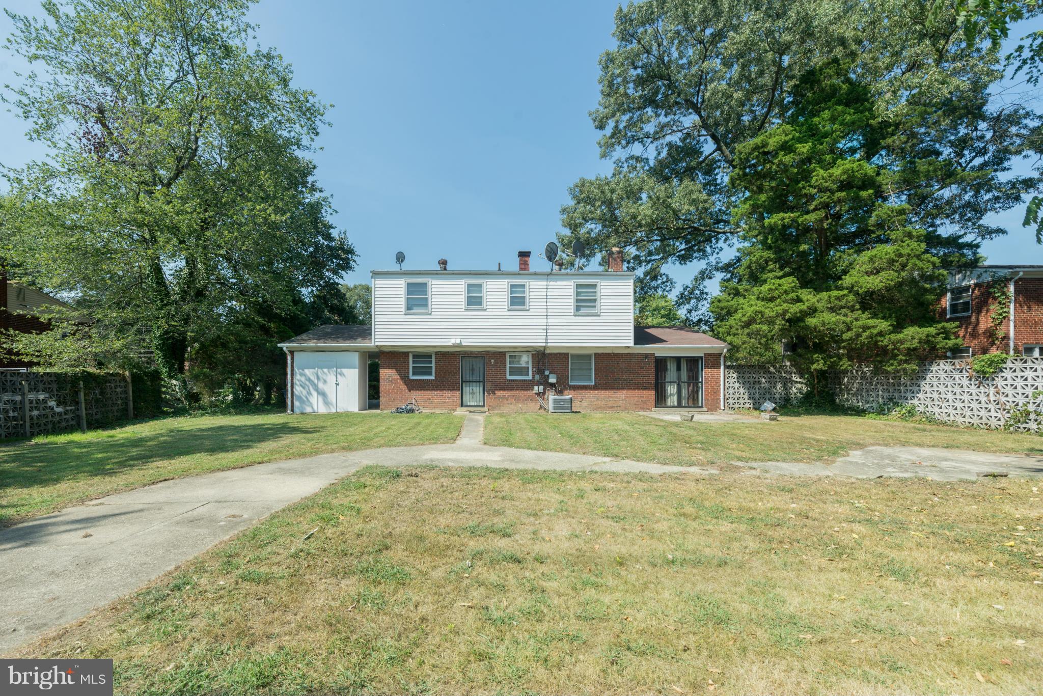 LINDA KNOLLS - Residential