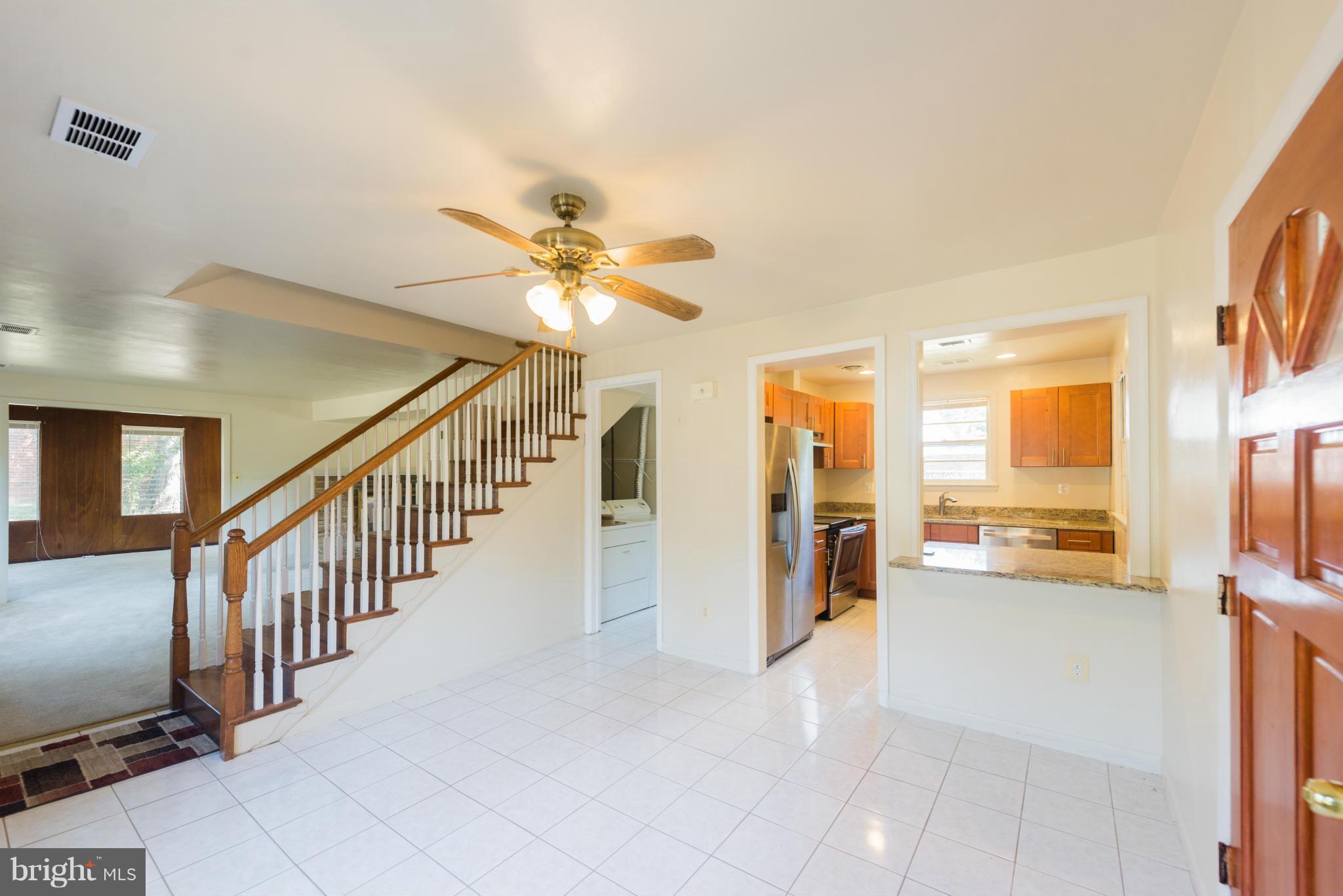 LINDA KNOLLS - Residential