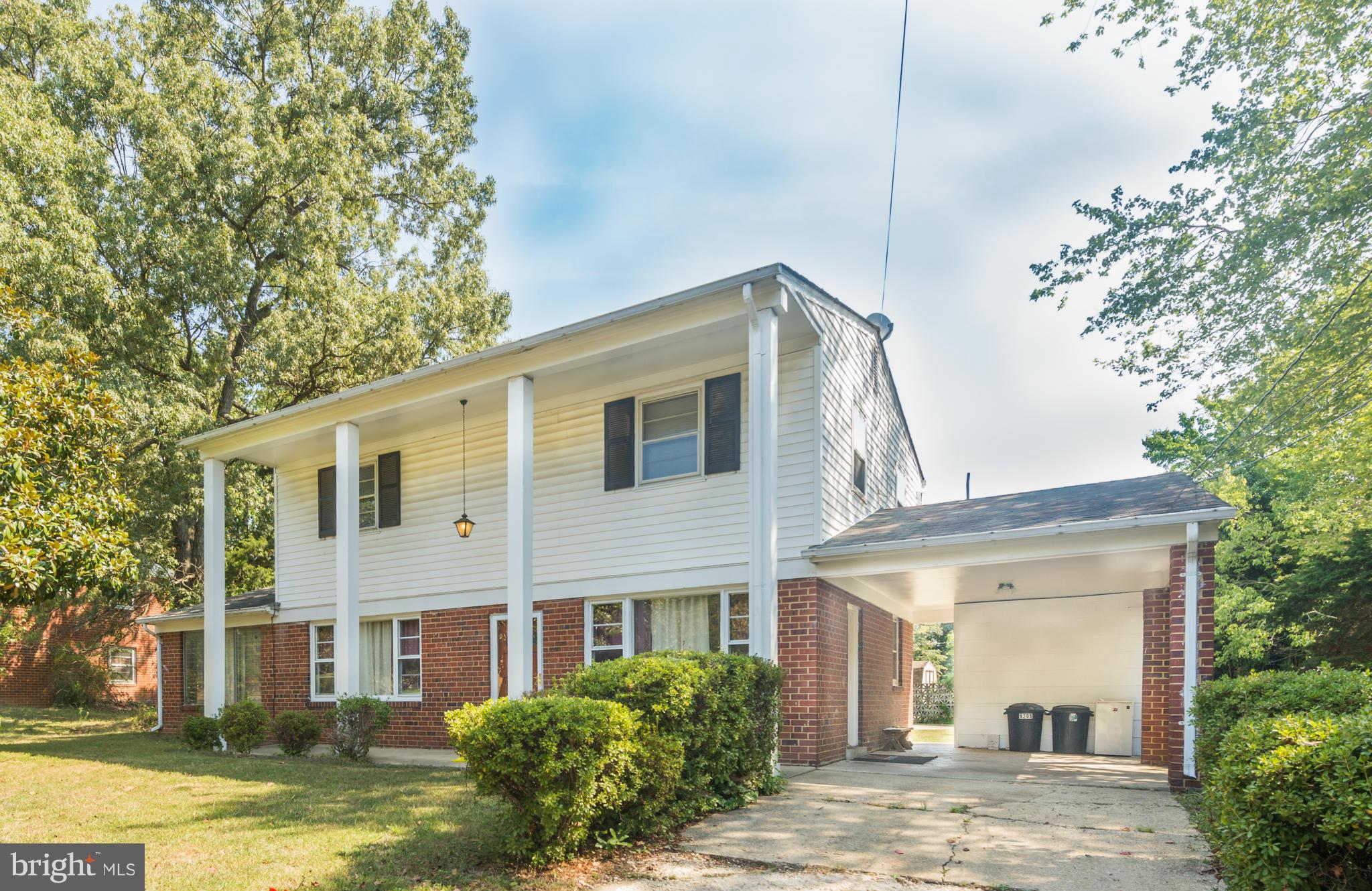 LINDA KNOLLS - Residential