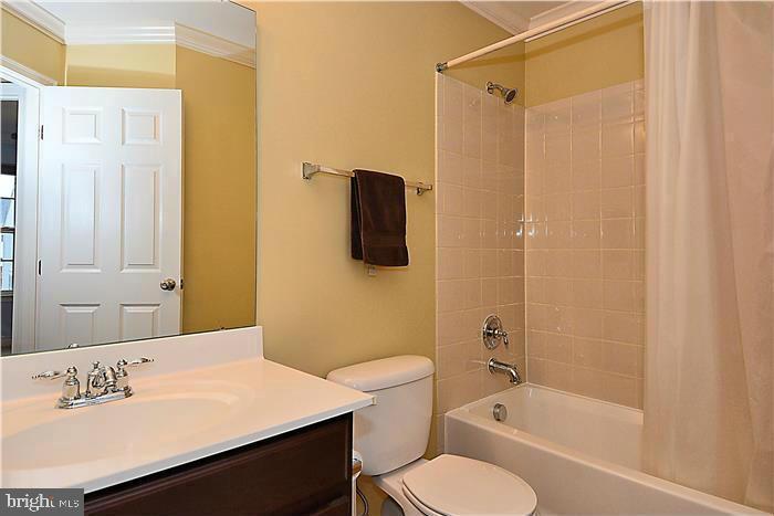 FRONTIER SPRING - Residential Lease