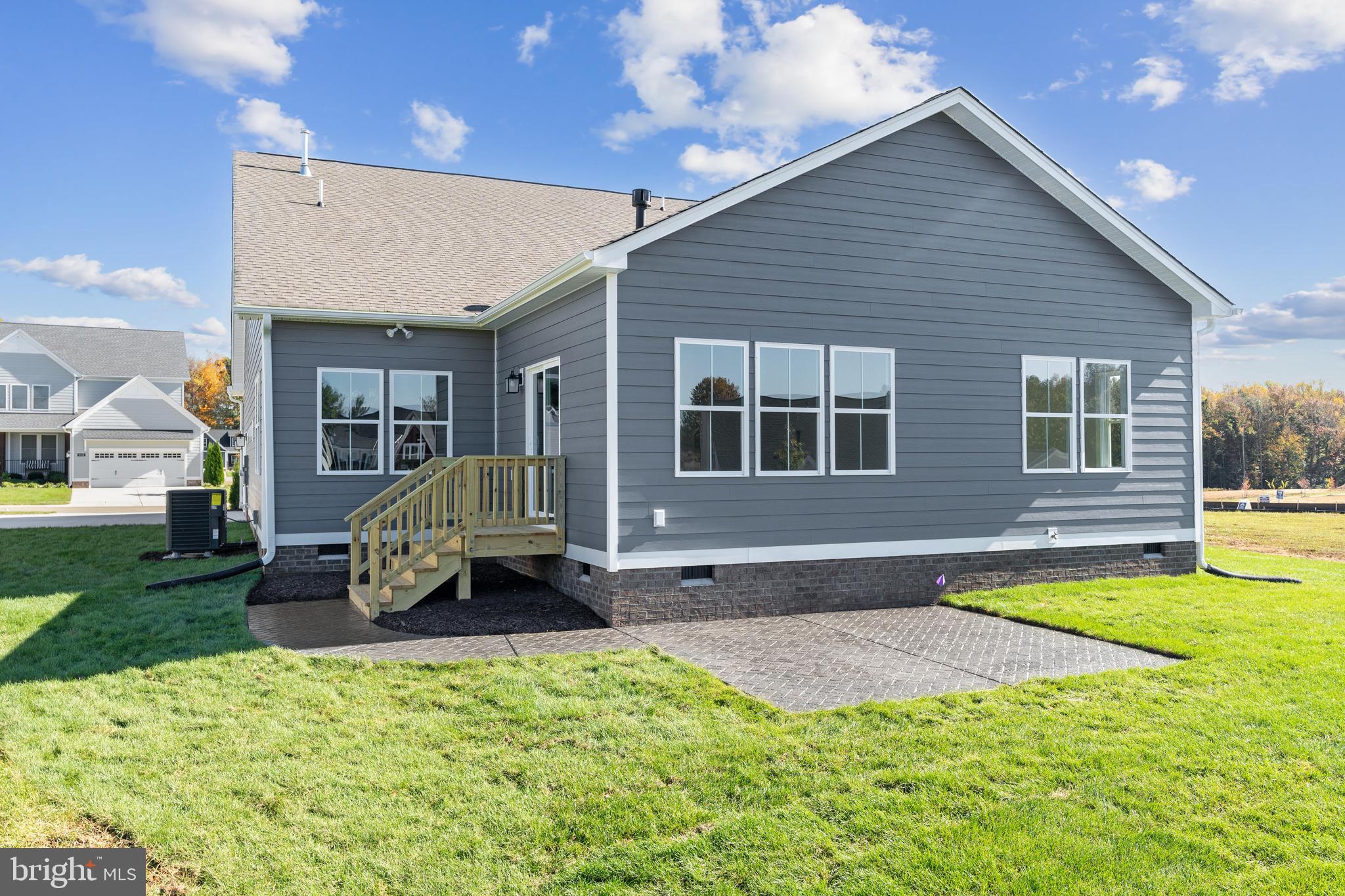 HOBBS HOLE GOLF COURSE - Residential