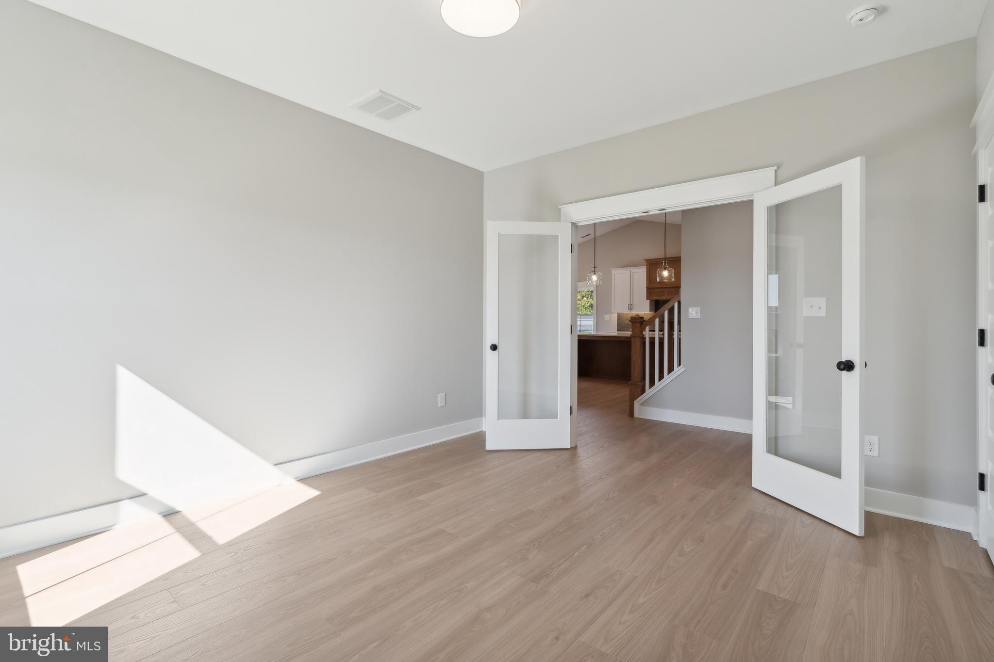 HOBBS HOLE GOLF COURSE - Residential