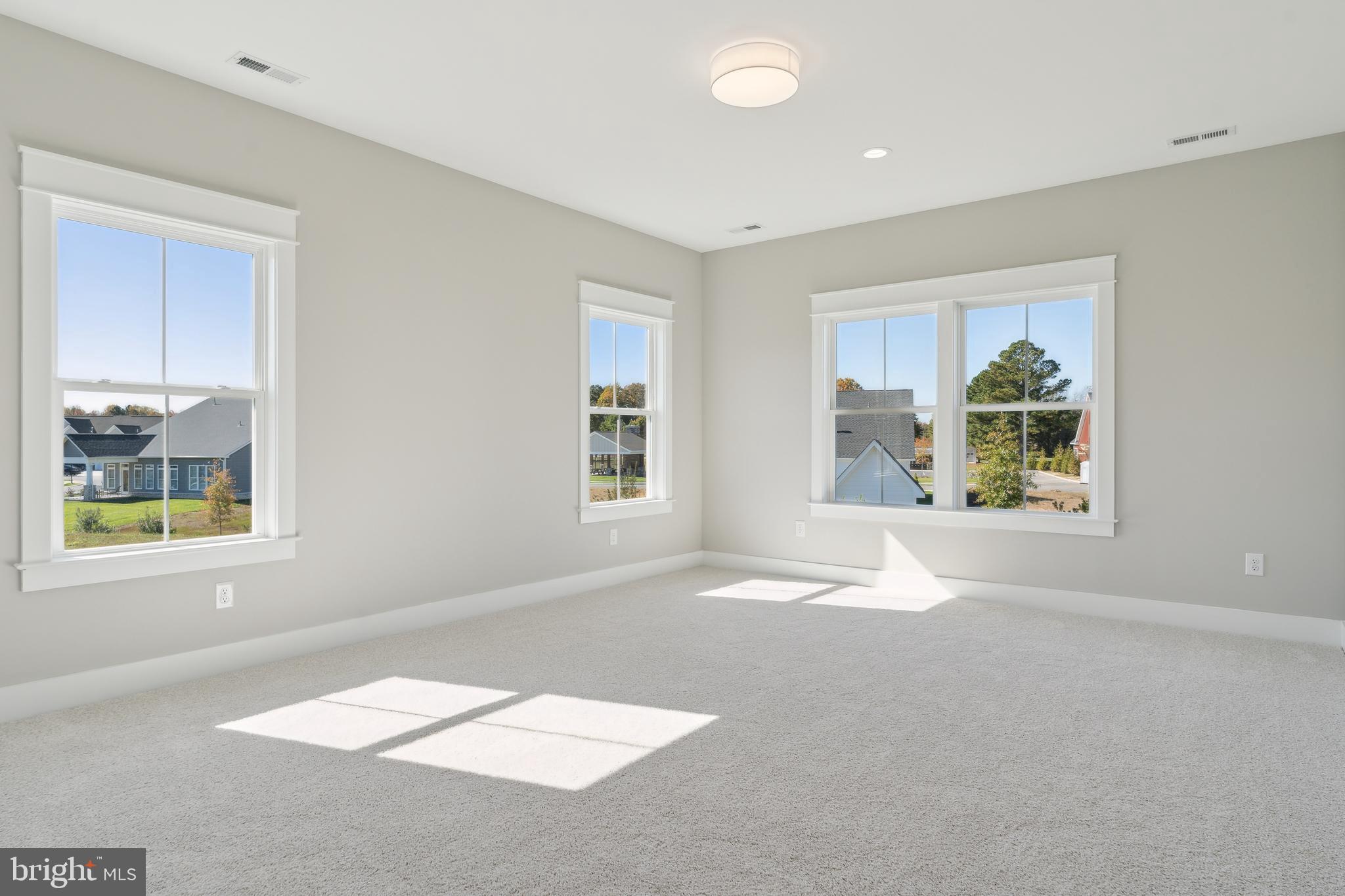 HOBBS HOLE GOLF COURSE - Residential