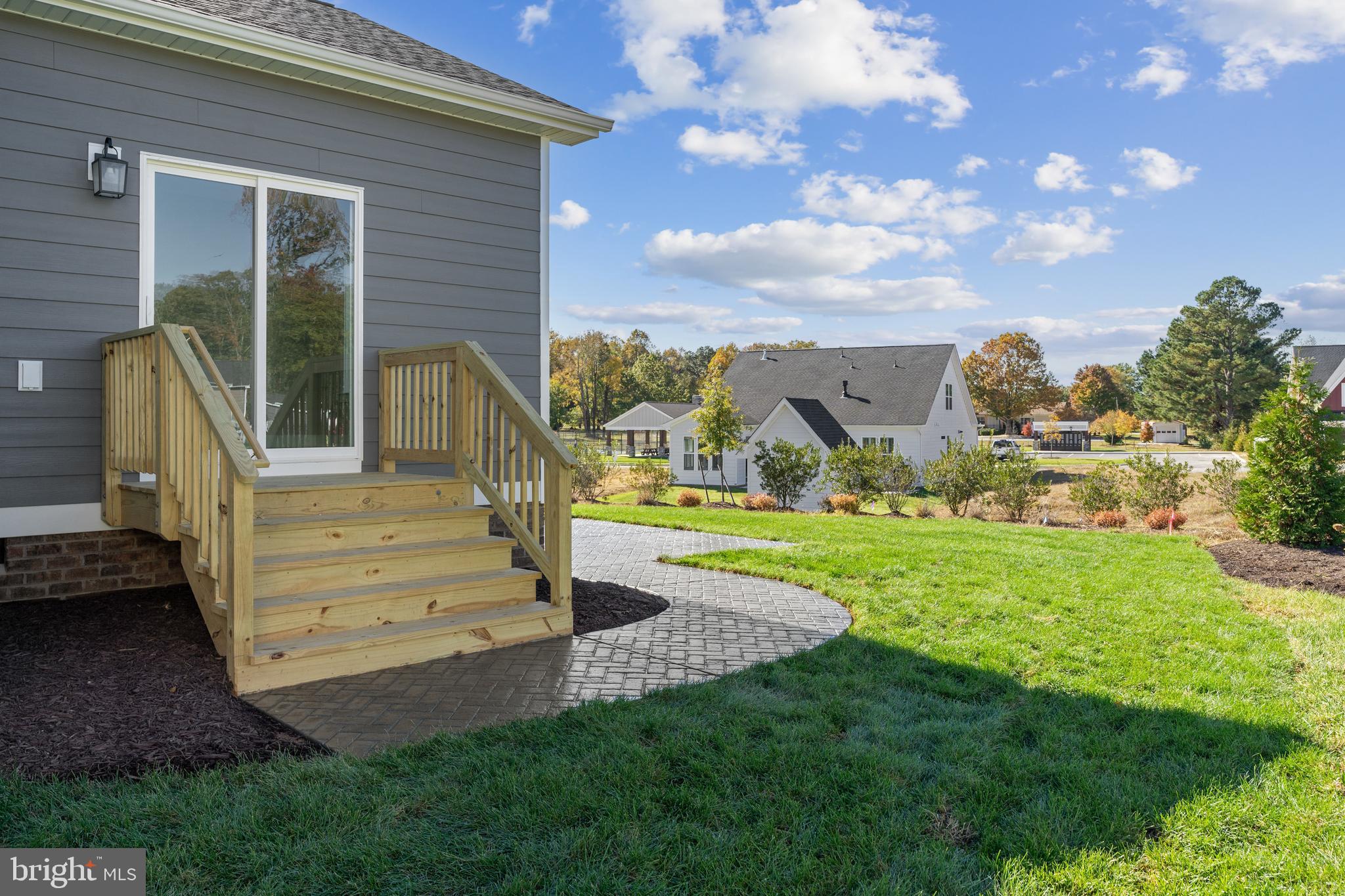 HOBBS HOLE GOLF COURSE - Residential