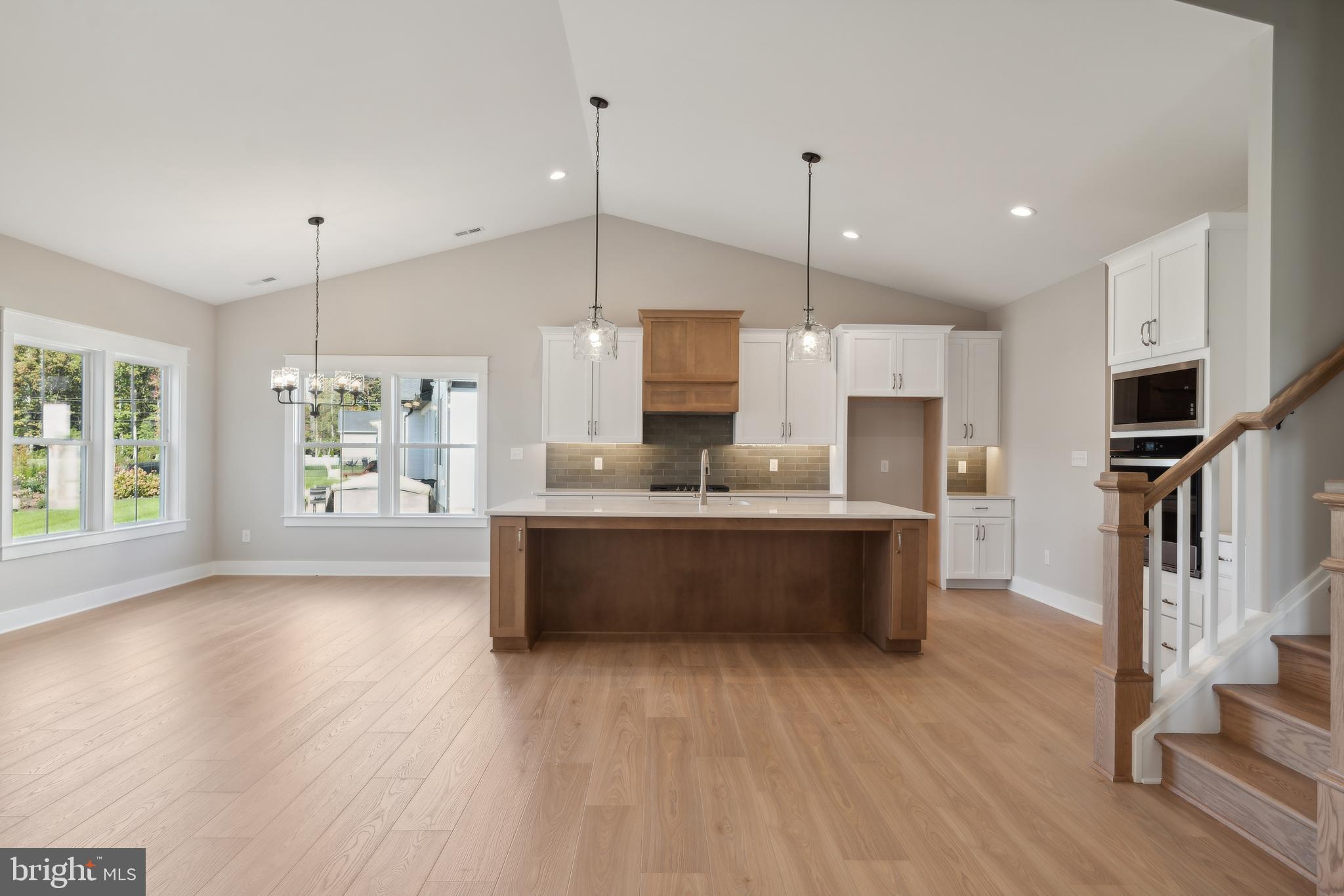 HOBBS HOLE GOLF COURSE - Residential