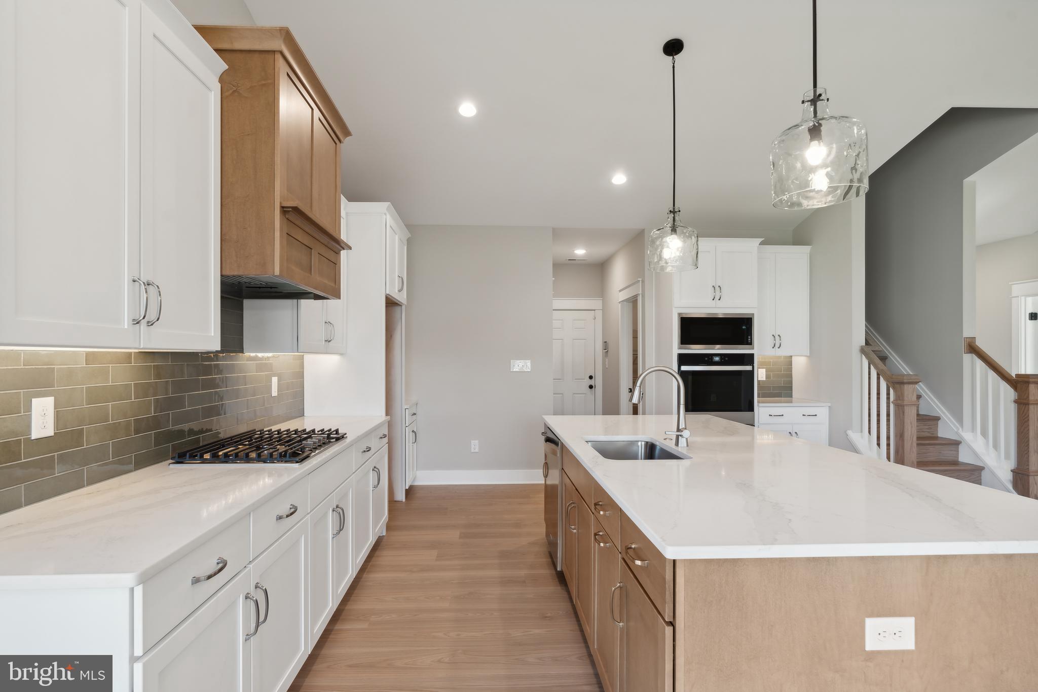 HOBBS HOLE GOLF COURSE - Residential