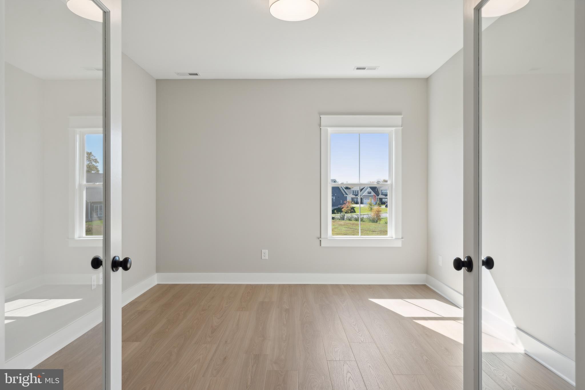 HOBBS HOLE GOLF COURSE - Residential