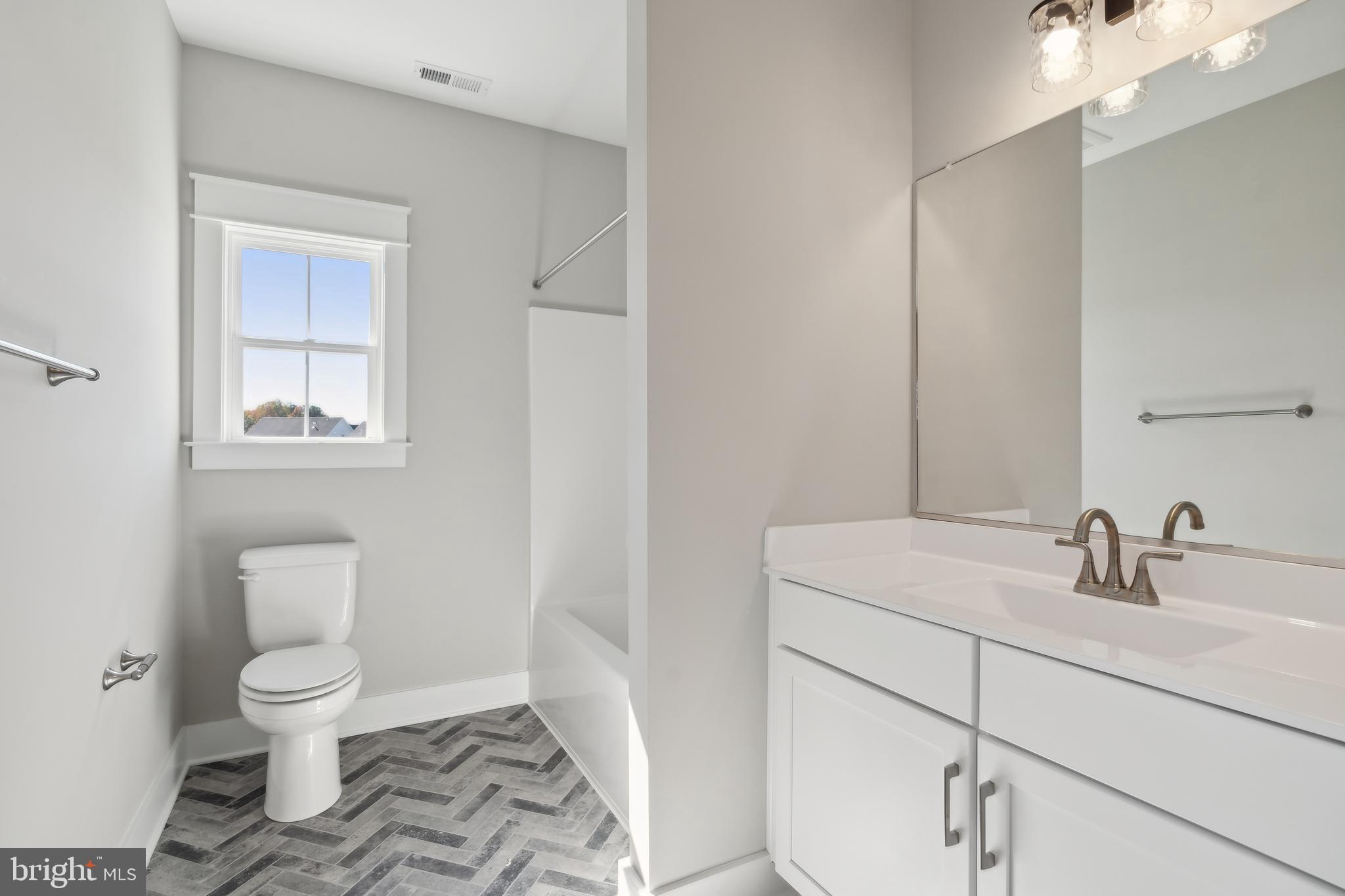 HOBBS HOLE GOLF COURSE - Residential